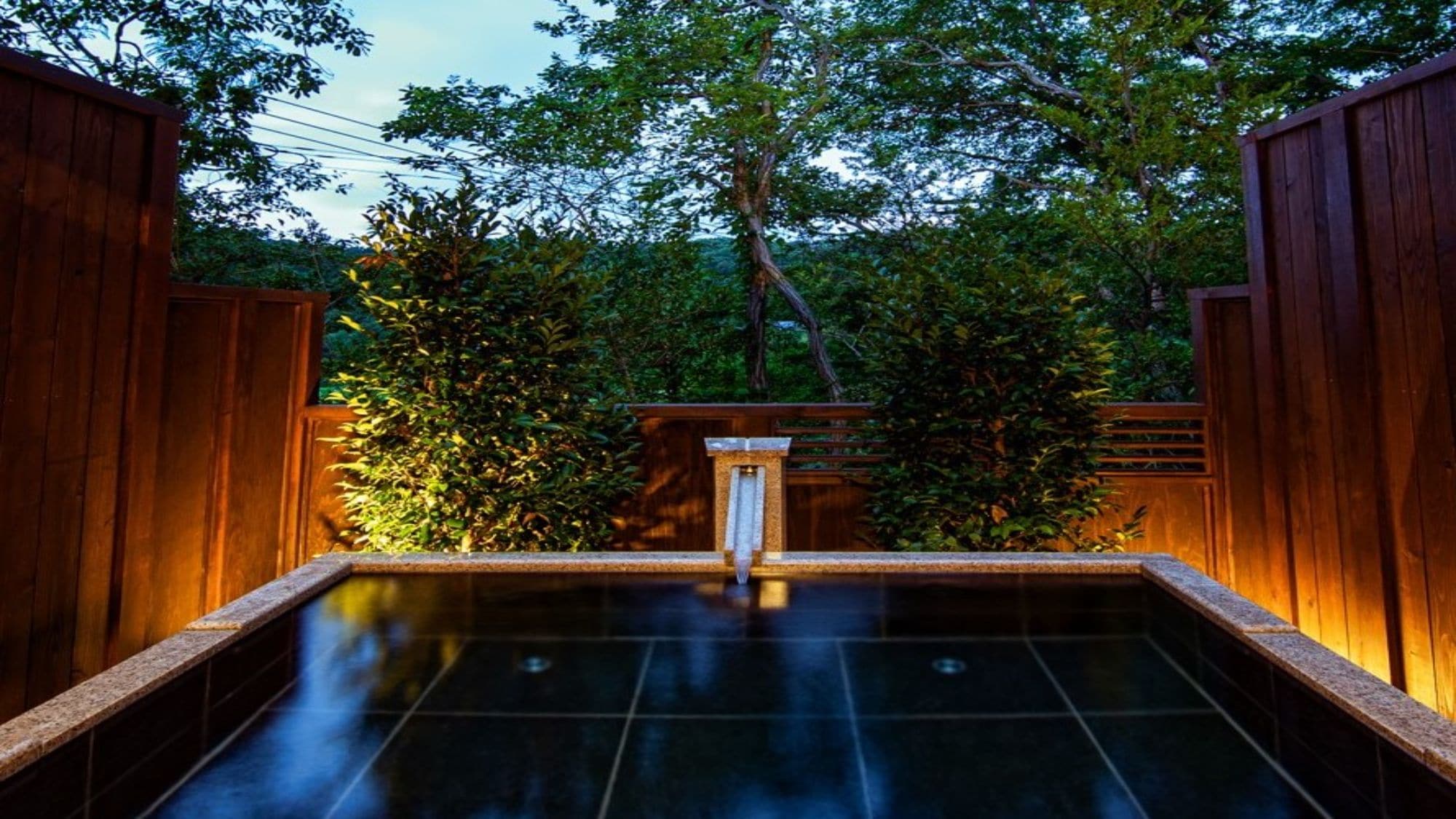 免费提供私人温泉露天浴池。