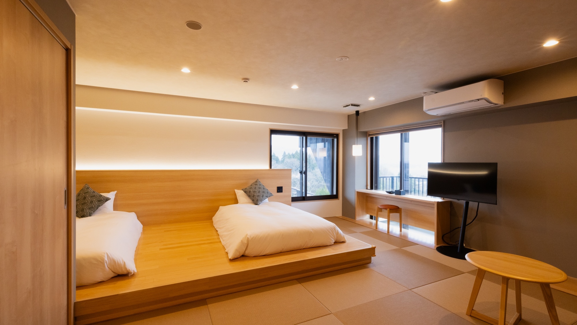 [Superior Twin] A spacious and relaxing space that can accommodate up to four people.