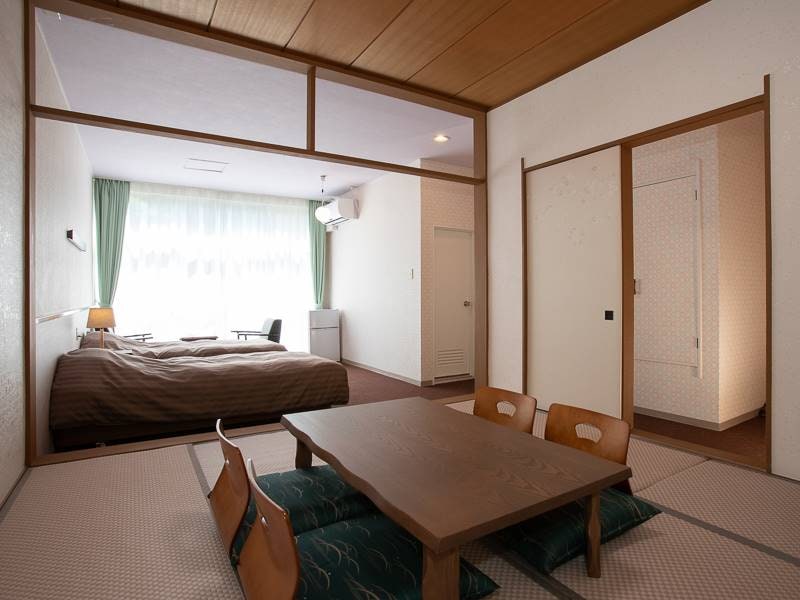 Japanese-Western room (6 tatami mats + twin)