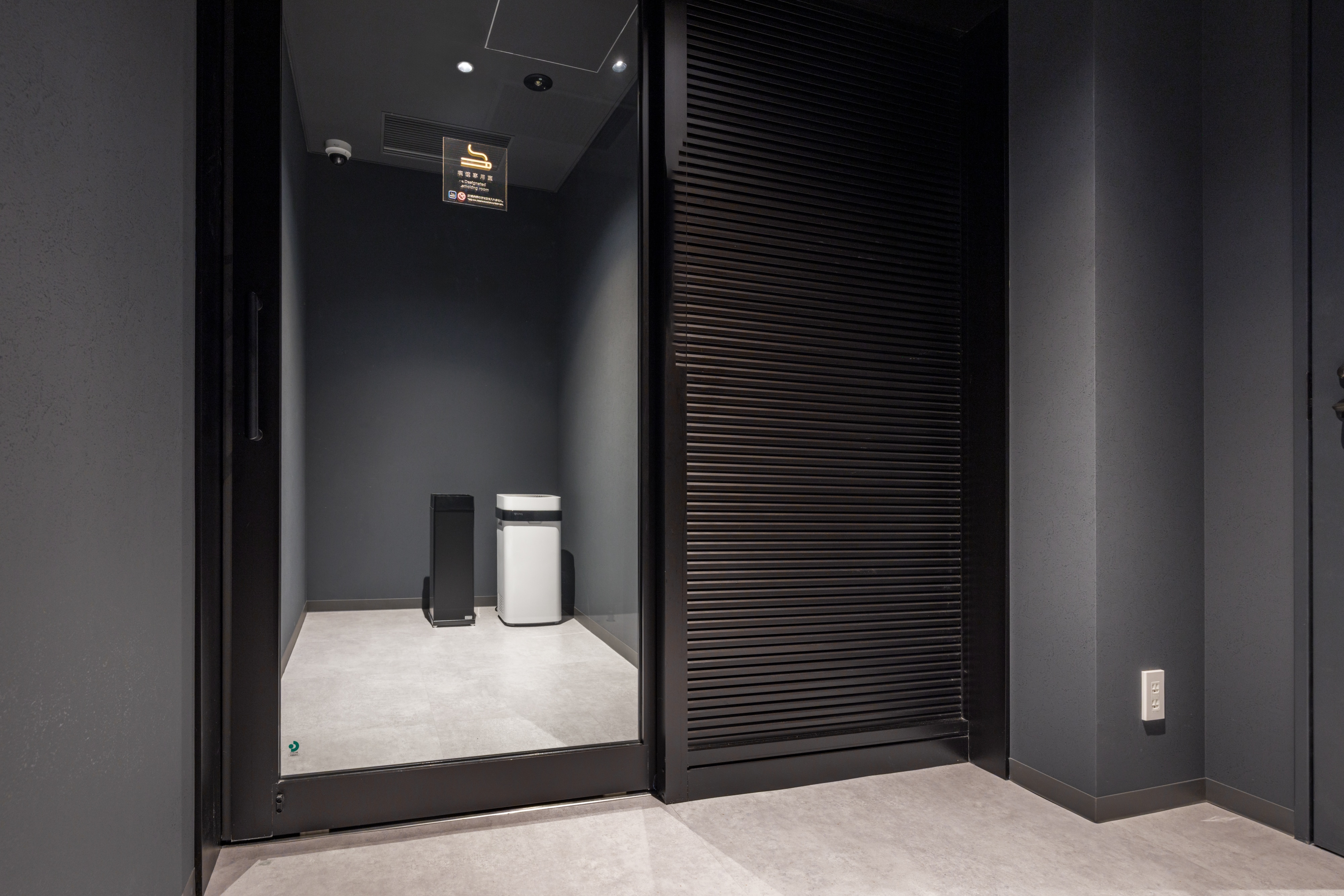 [Smoking area on the first floor]