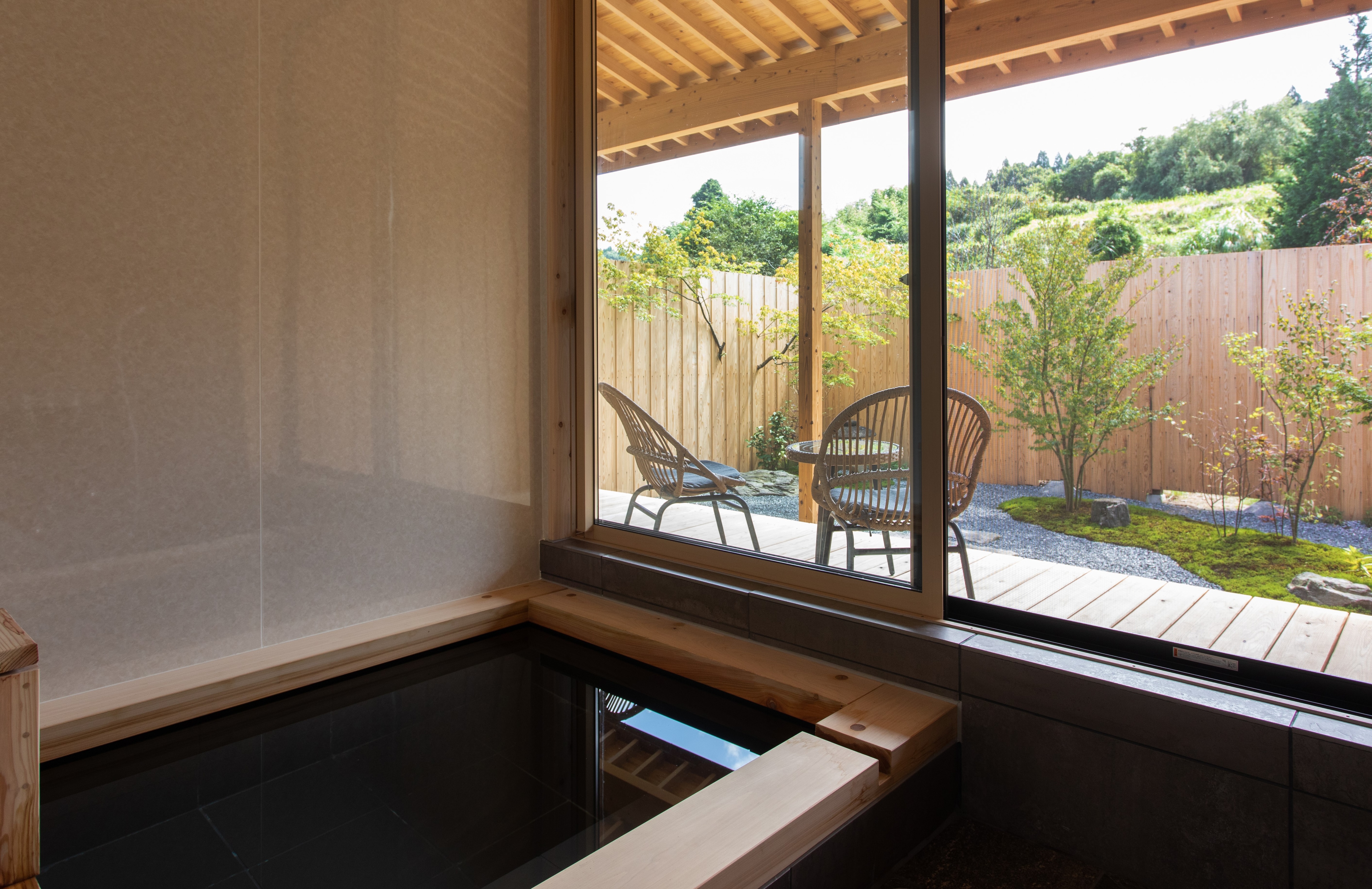 Japanese-Western style room with bath in the annex