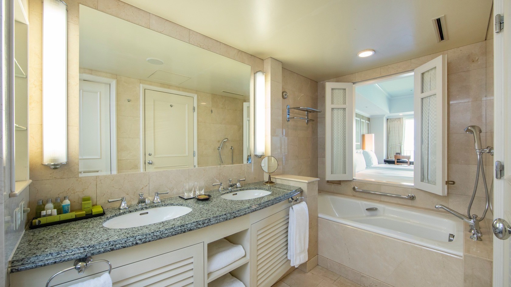 One bedroom suite twin bathroom