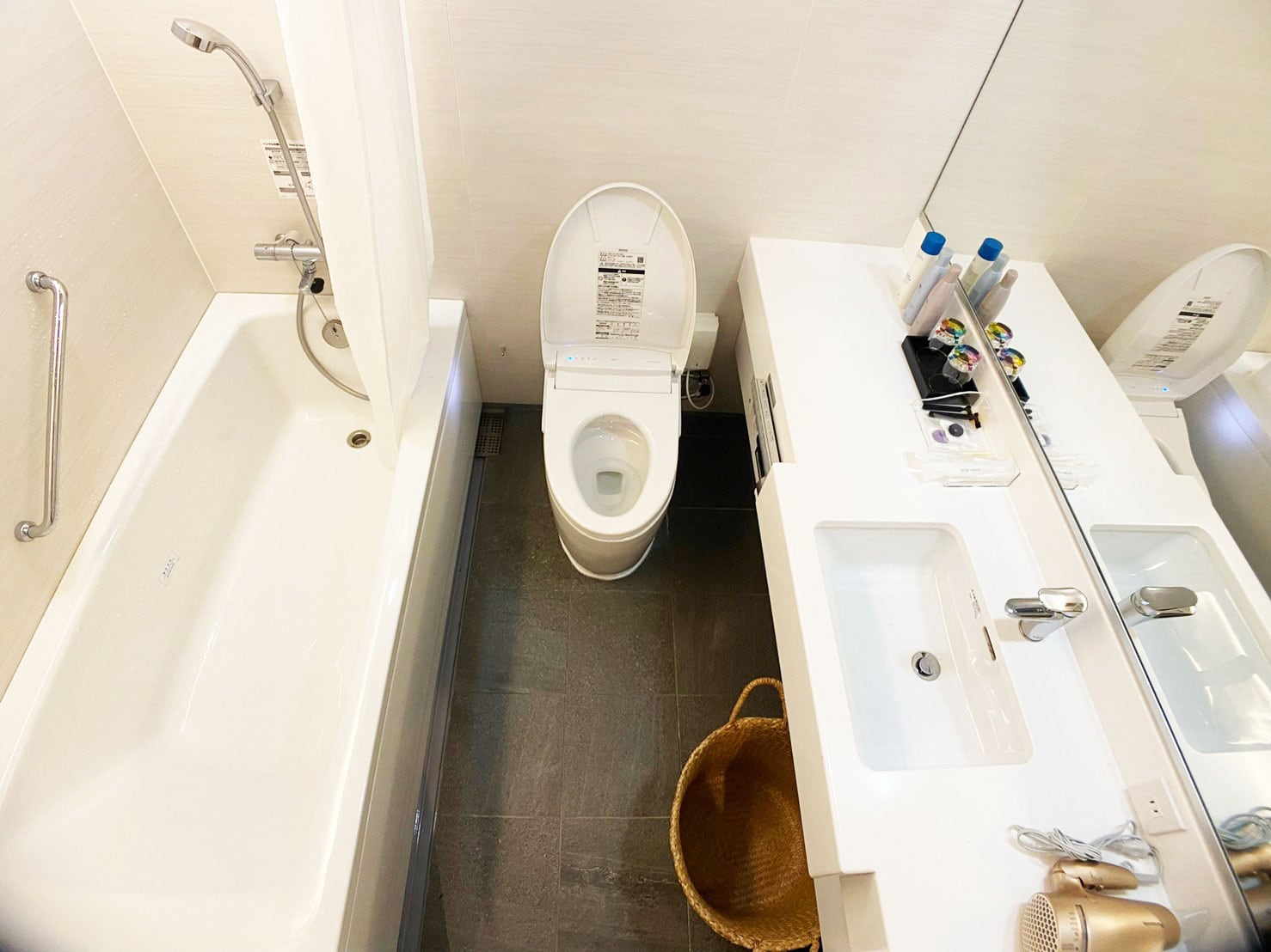 Lodge 3 bathrooms