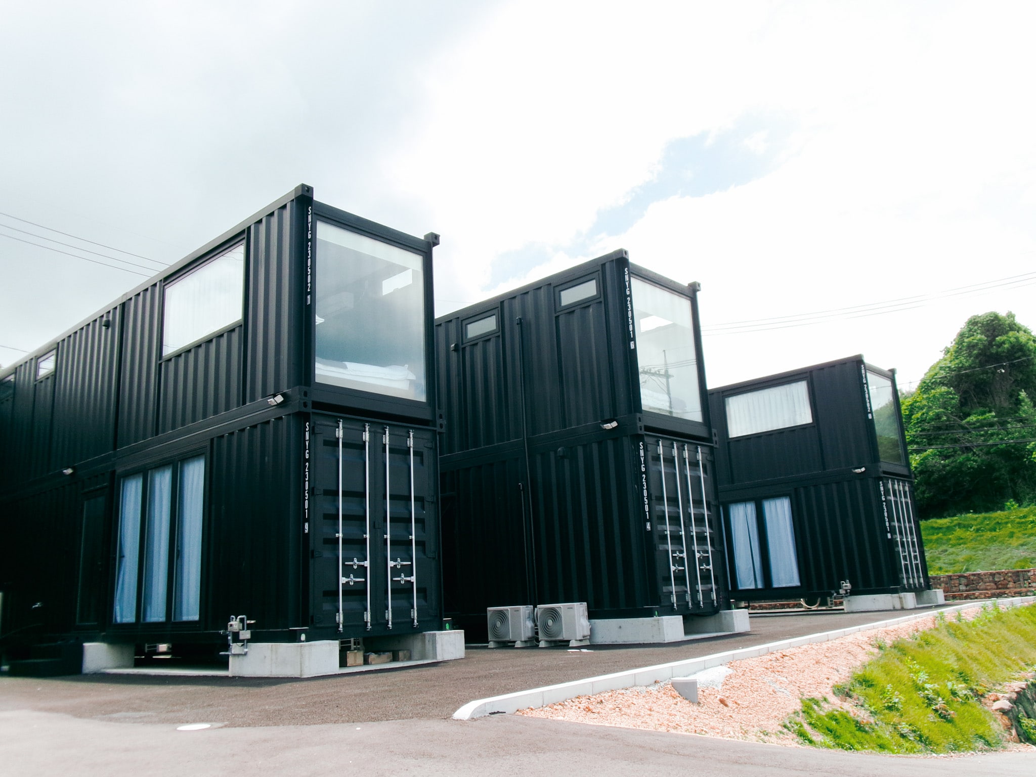 D Container