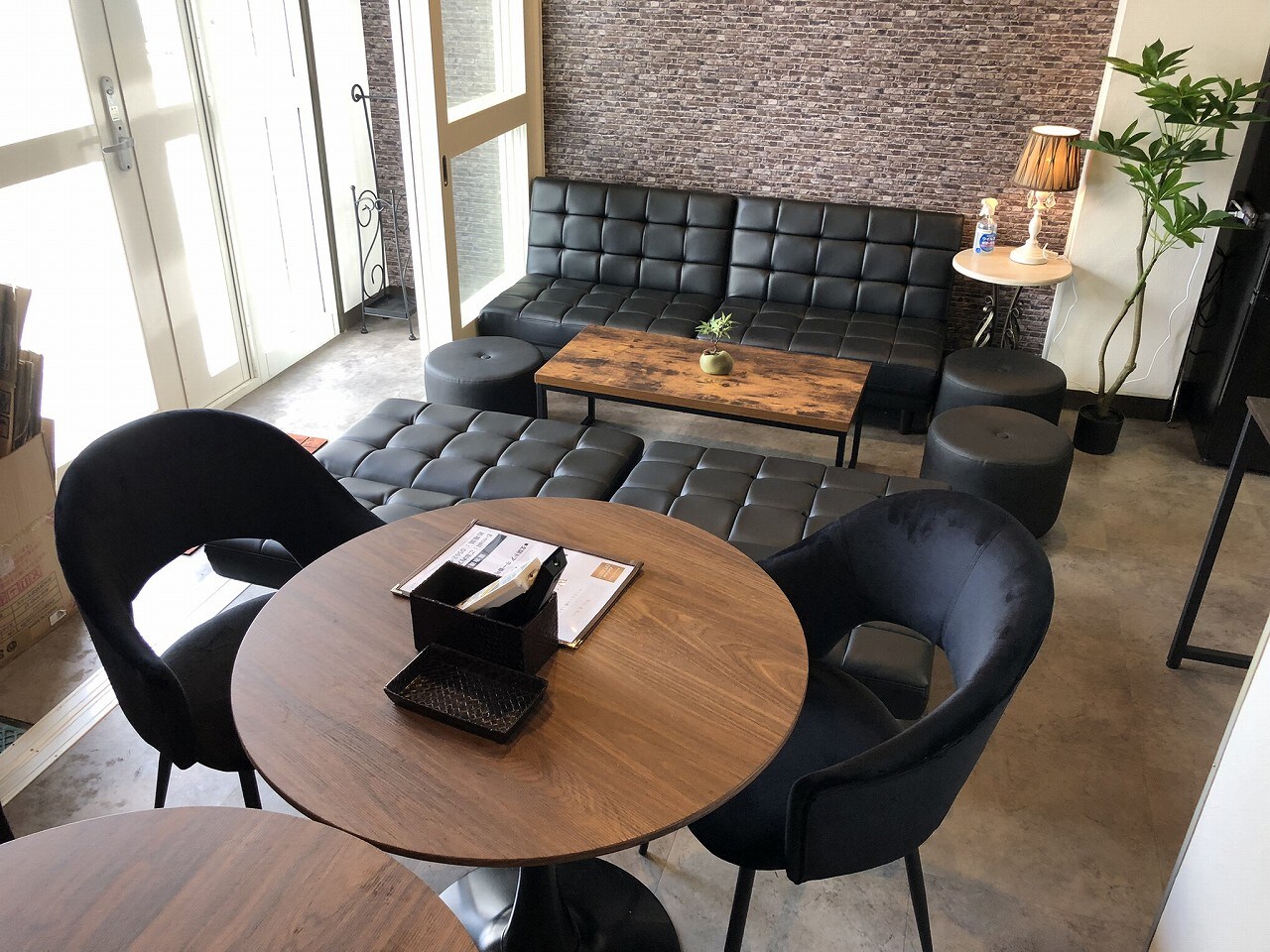 1st floor entrance and dining area
