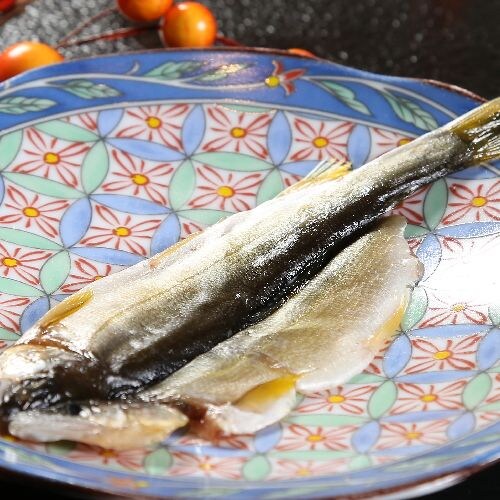 [Breakfast] Dried sweetfish that can be eaten from the head. Please enjoy it after grilling.