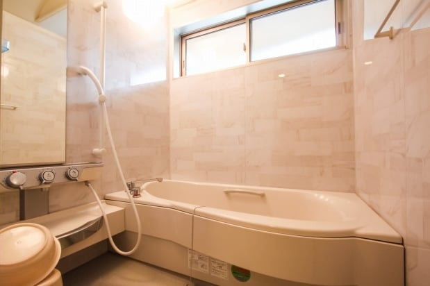 Cottage with UB bathroom