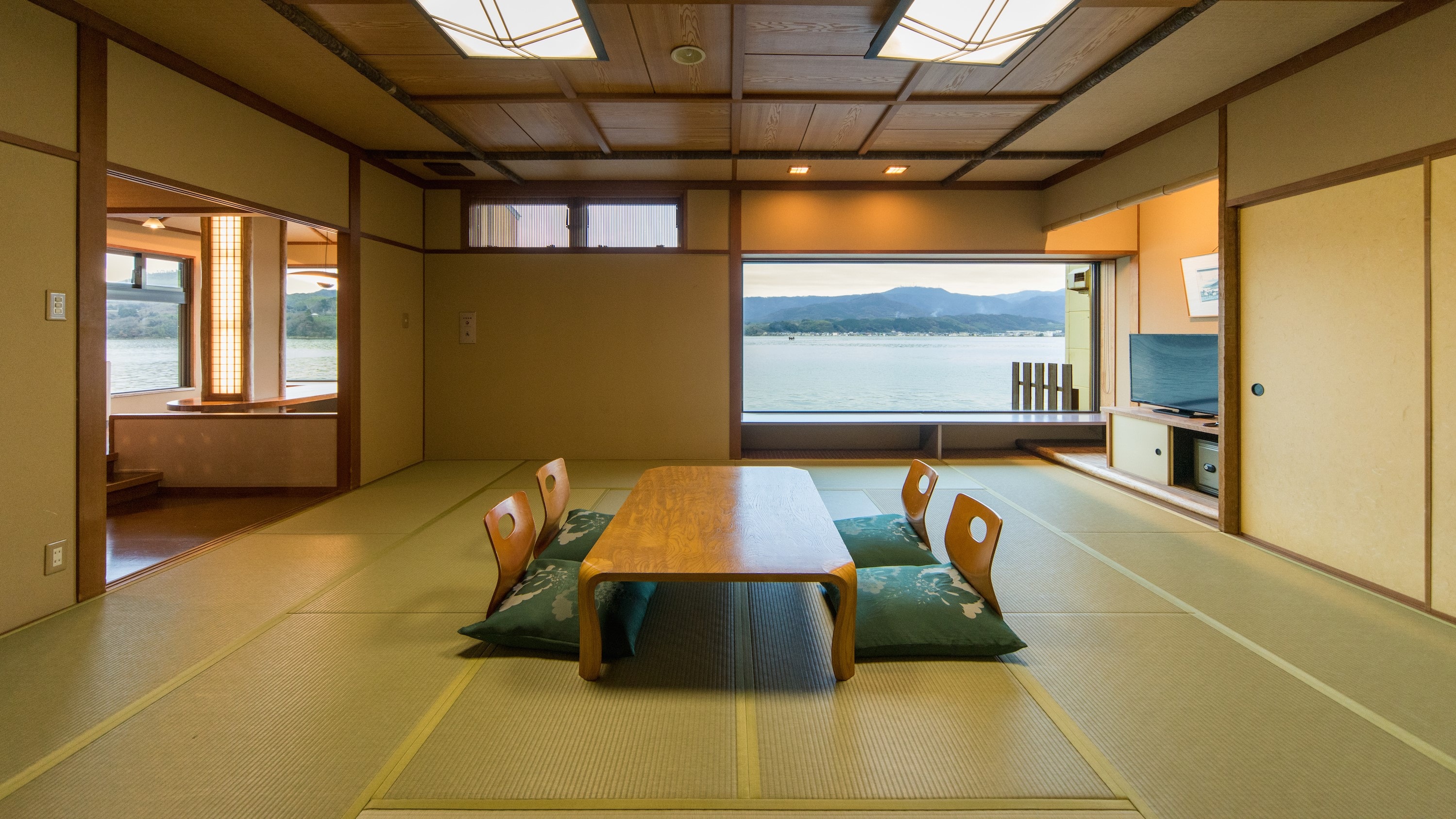 Mizukotei (lantai 1 / 18 tikar tatami + ruang obrolan)