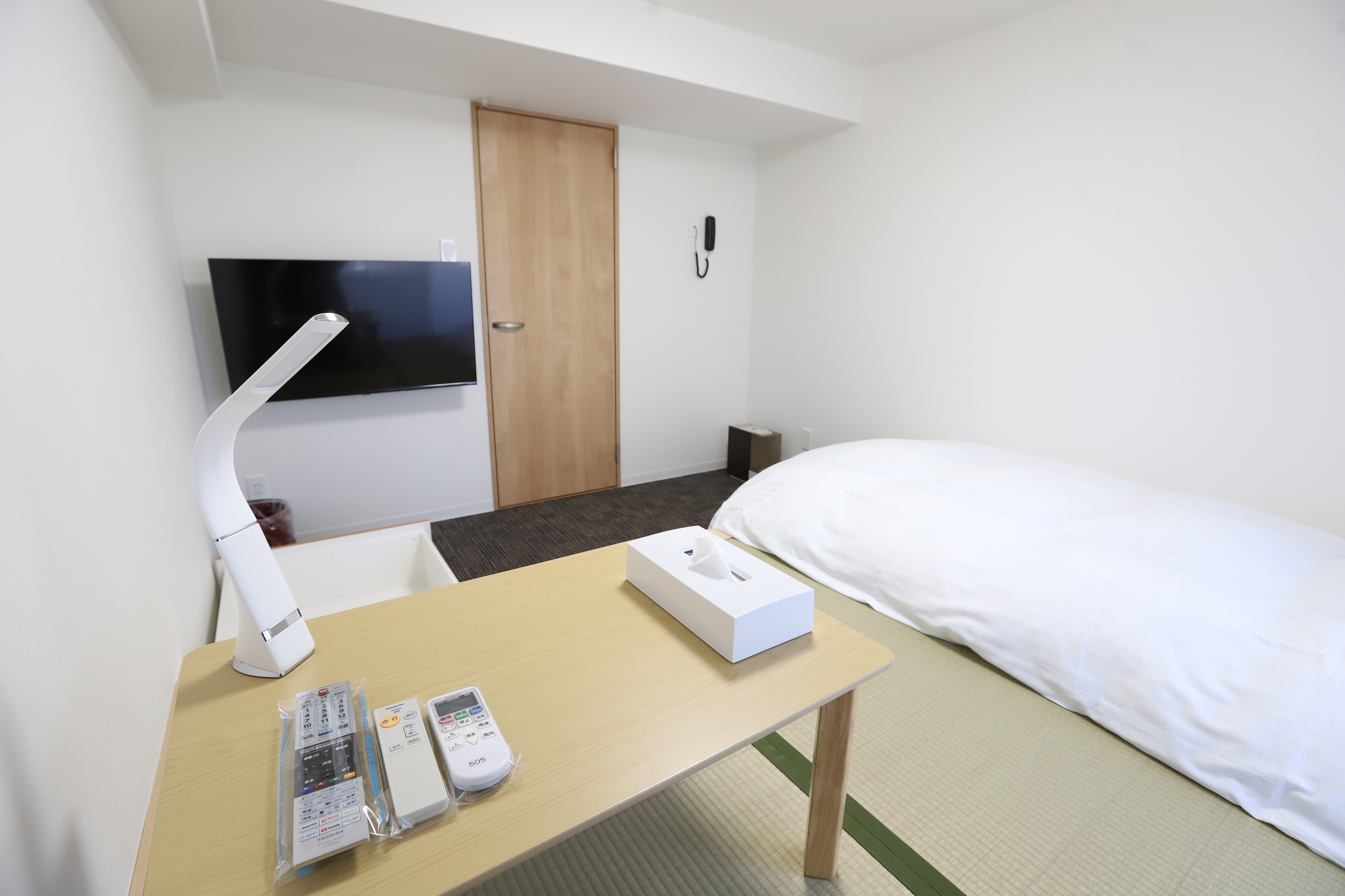 UD Japanese-Western room with raised floor, non-smoking