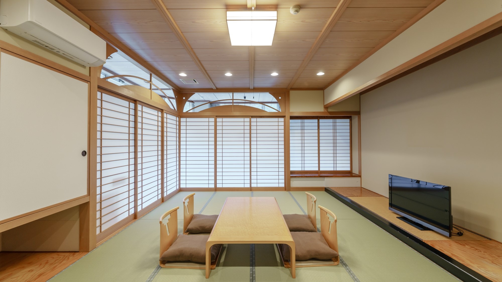 Japanese-style room (12 tatami mats) (non-smoking)