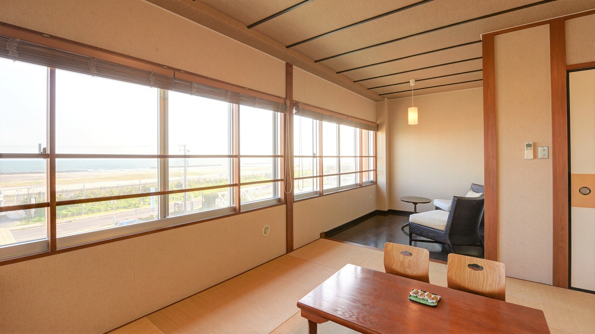 *Example of a Japanese-style room: A spacious 10-tatami Japanese-style room with a 3-tatami veranda space.