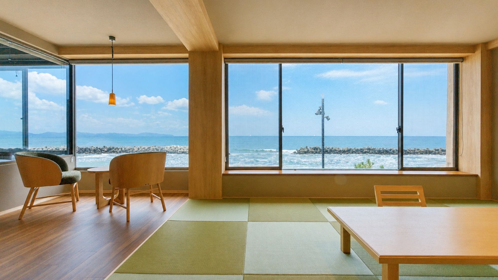 Enjoy a relaxing and luxurious time overlooking the Sea of Japan. (Example)