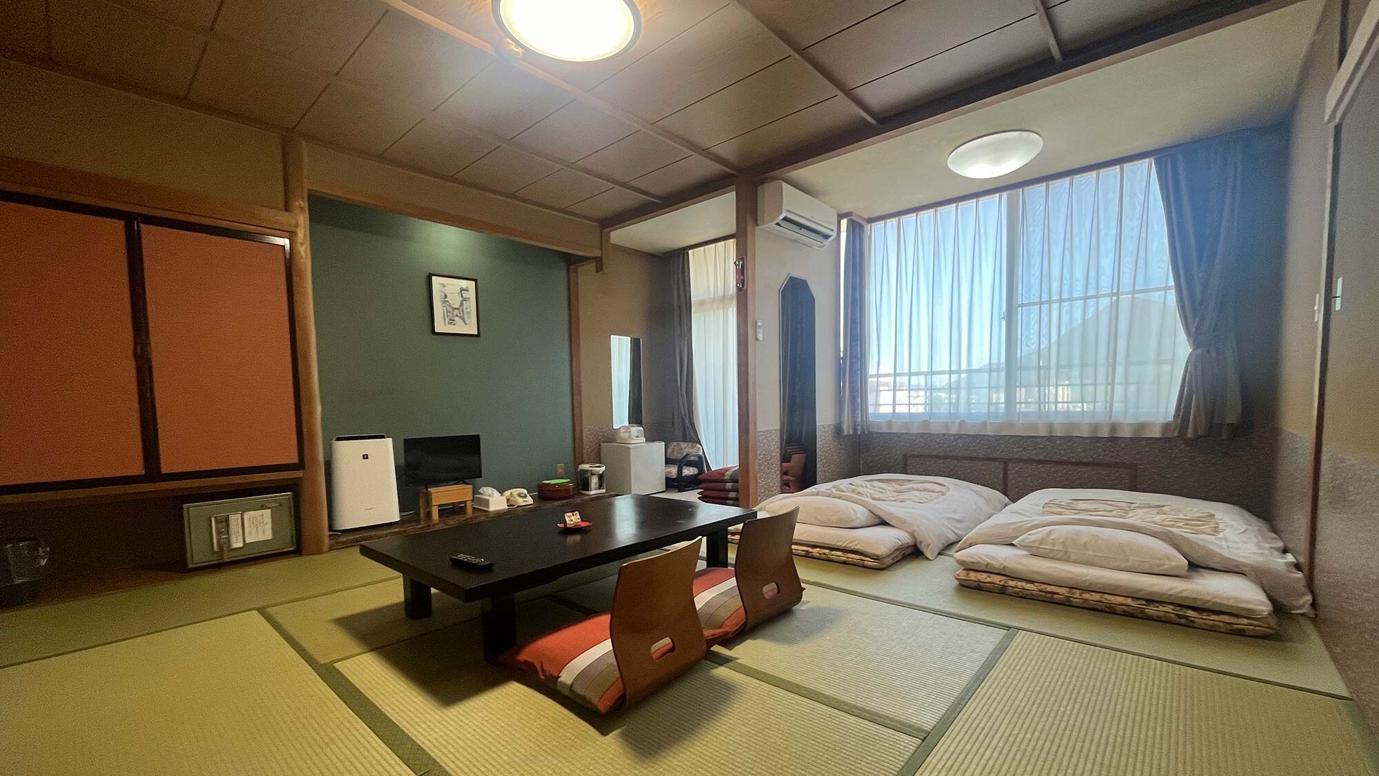 Image of room futon