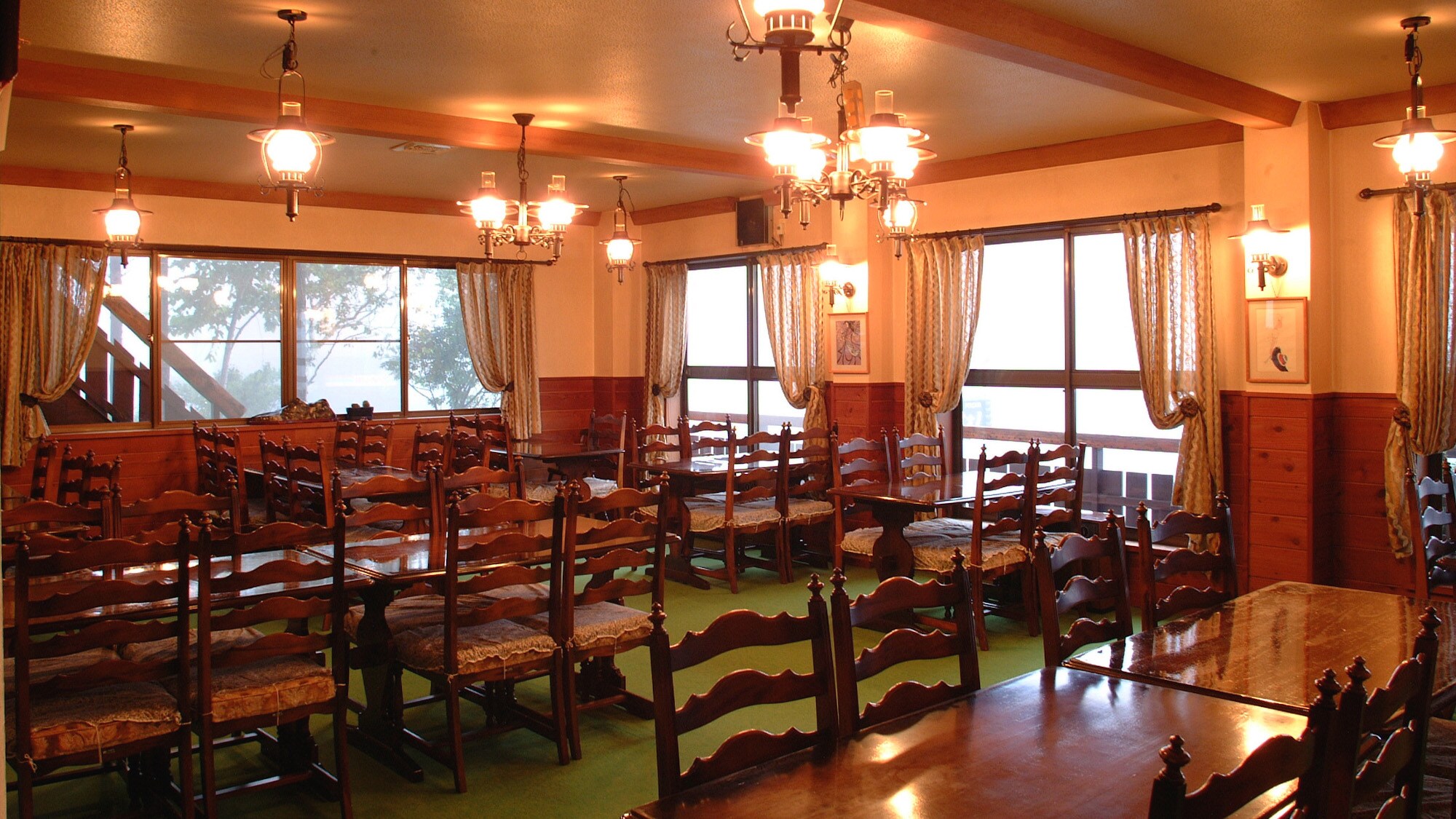 ・[Restaurant image] A bright and open restaurant