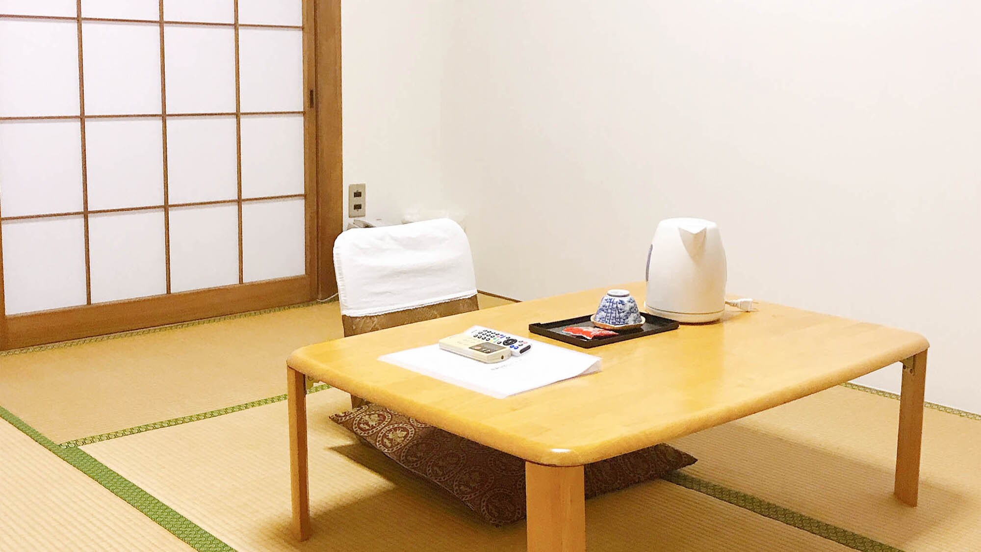 ・Japanese-style room (6 tatami mats) for up to 2 people