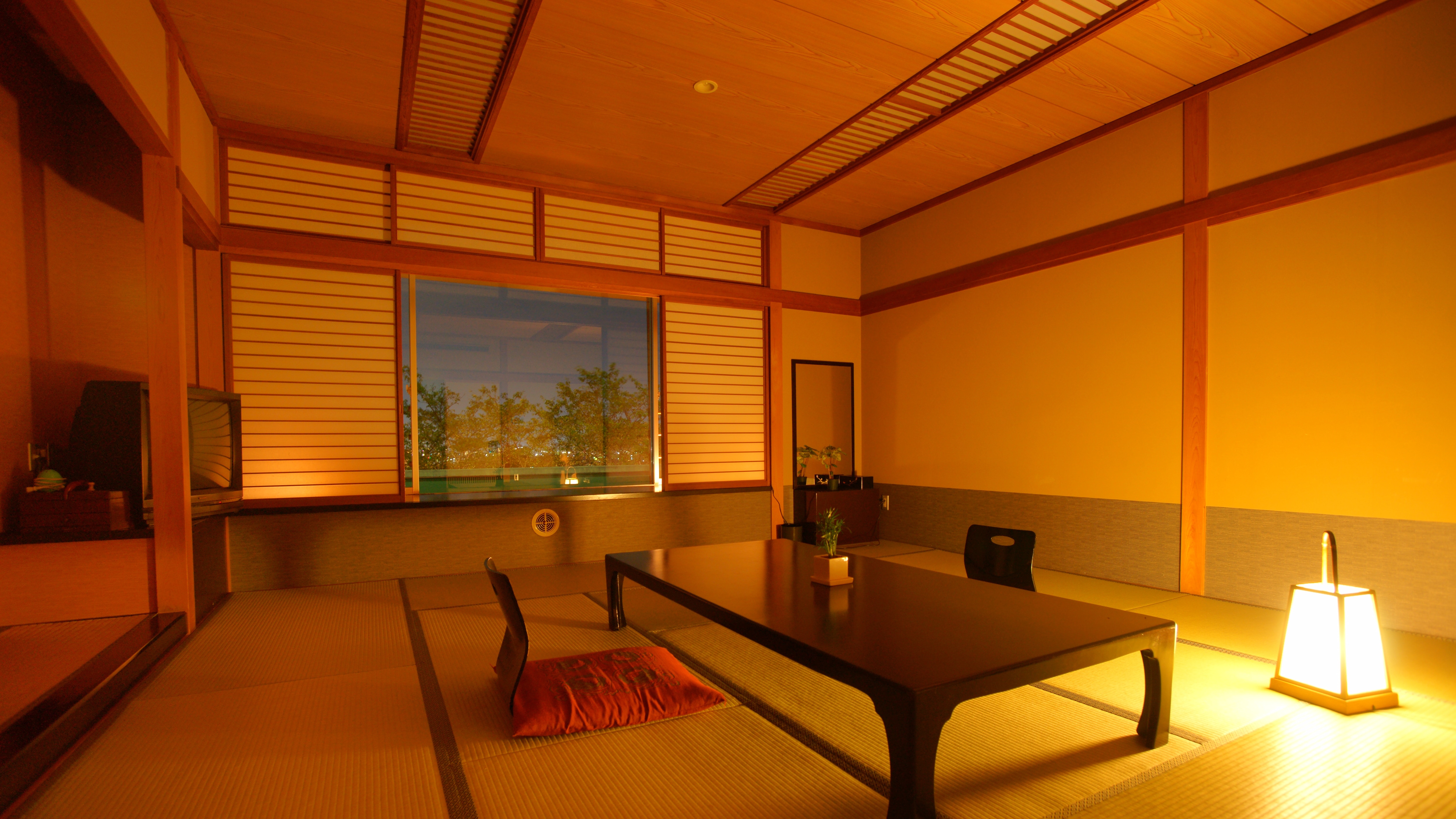 This room can accommodate up to 8 people. You can relax and relax.