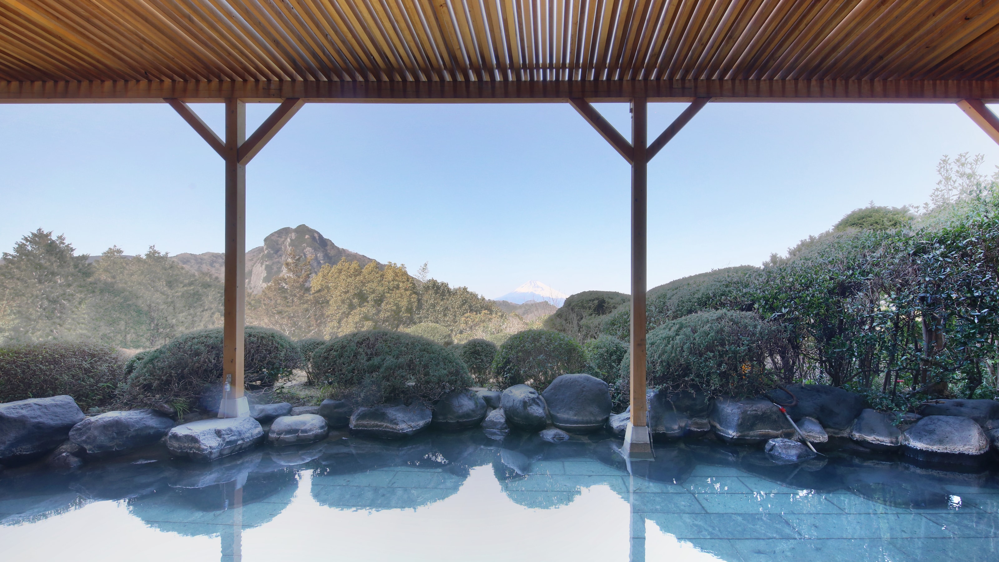 [Hot spring] Main building large bath (open-air)