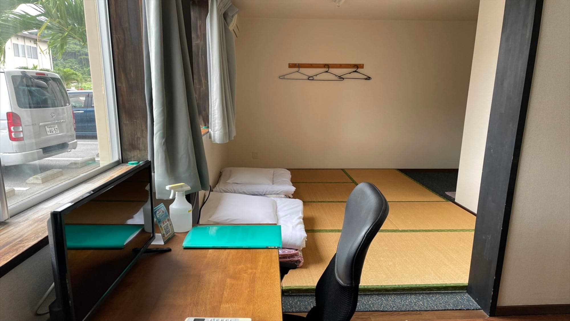◆Family Room: Accommodates up to 3 people. Fully equipped kitchen. Great for friends or family.