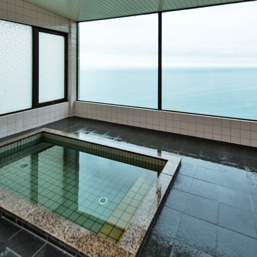 It's a little small, but you can see the horizon from the observation bath & hellip; ☆