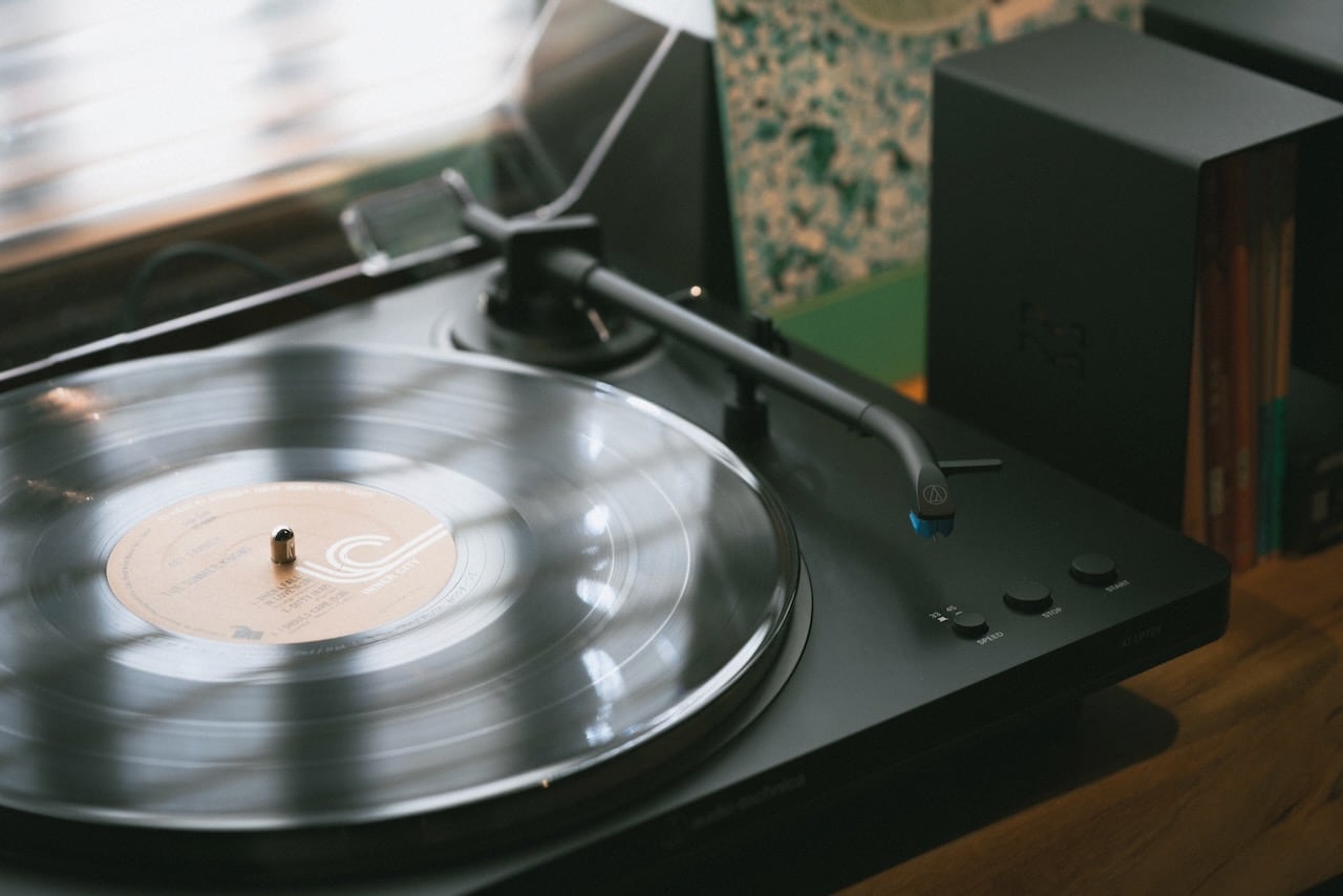 Analog record player