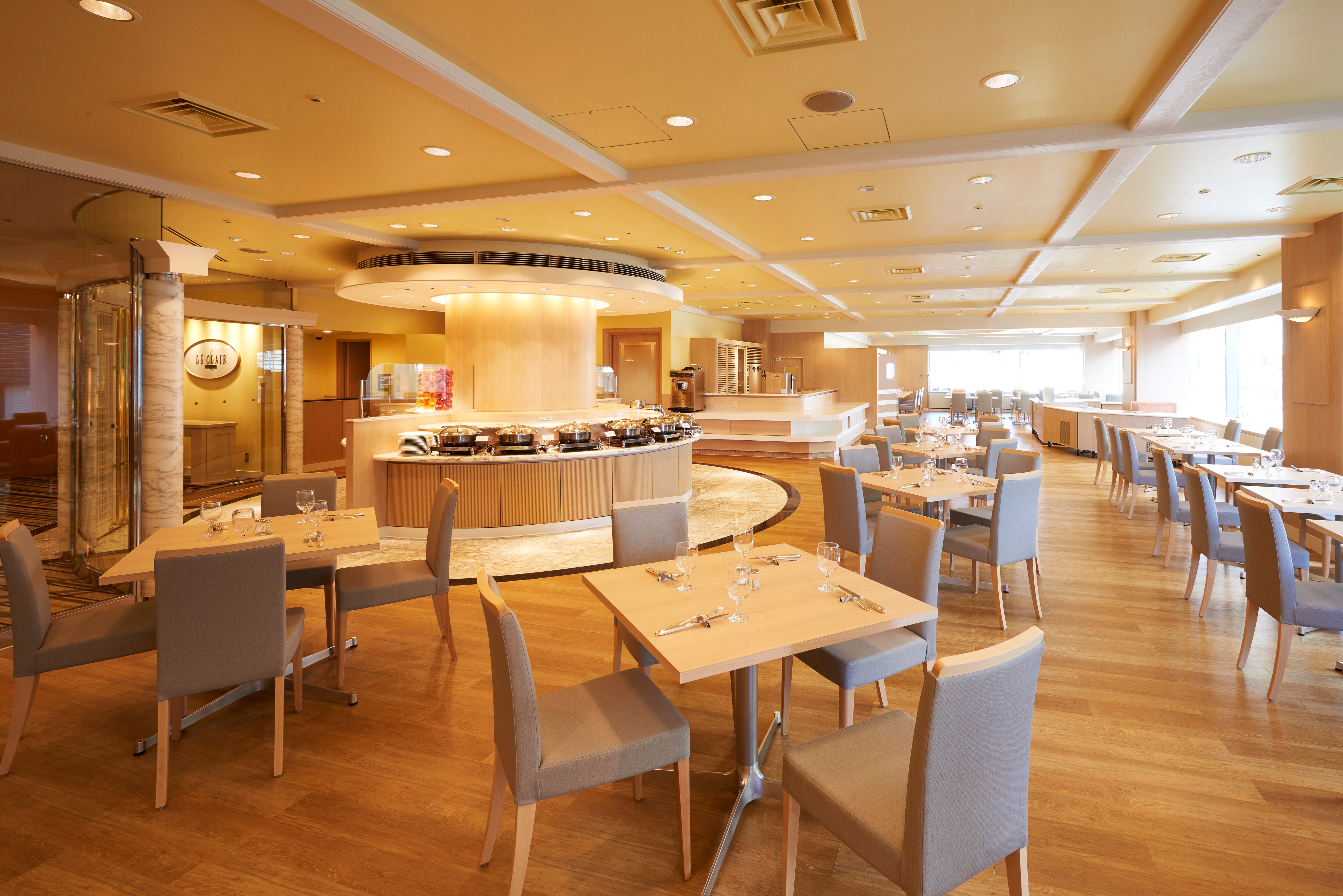 2nd floor: Restaurant "Le Clair"