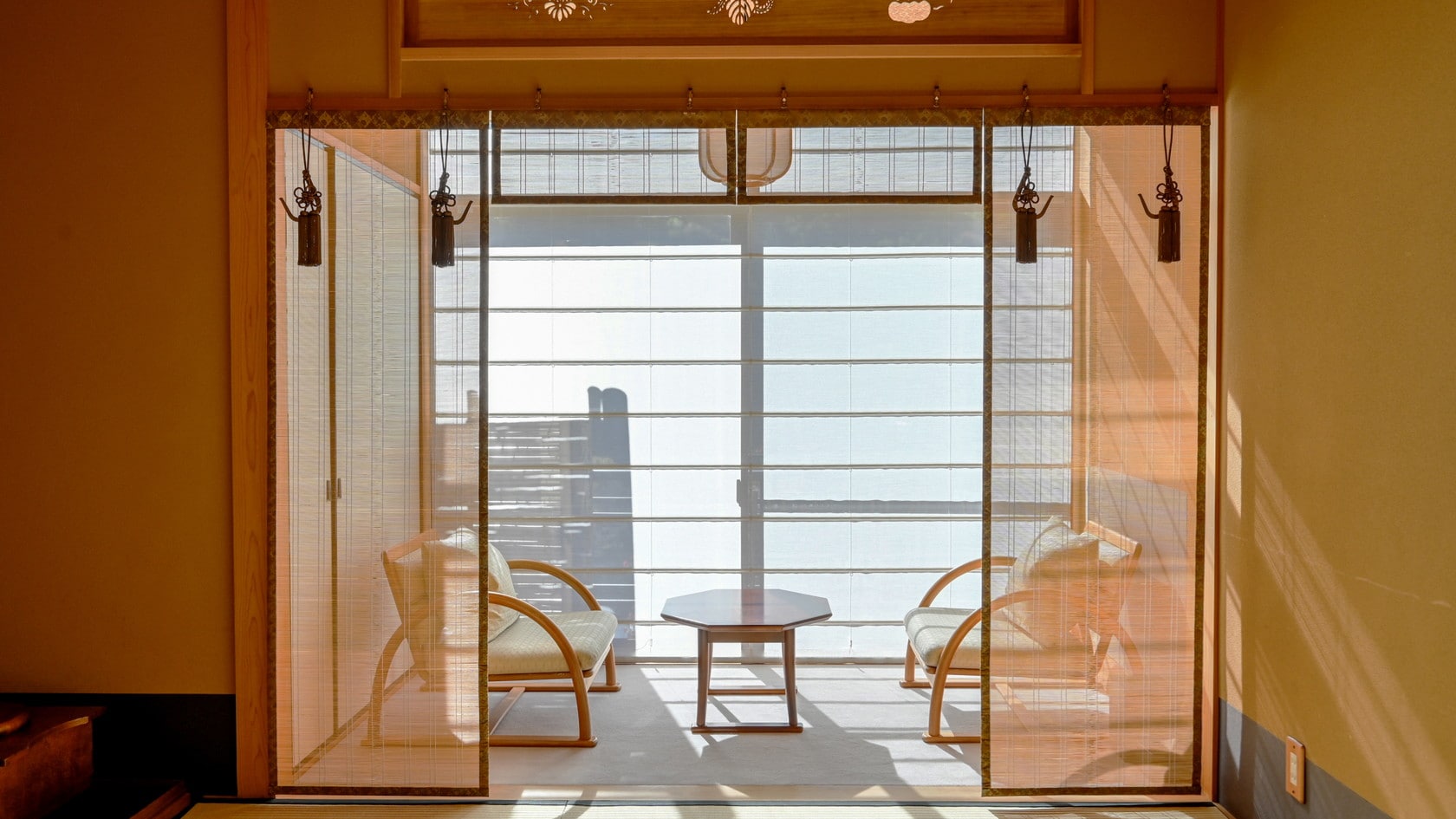 [Standard guest room | D] Cypress indoor bath ◆ Entrance + Japanese-style room 10 tatami mats + wide veranda (32 square meters) Room 405