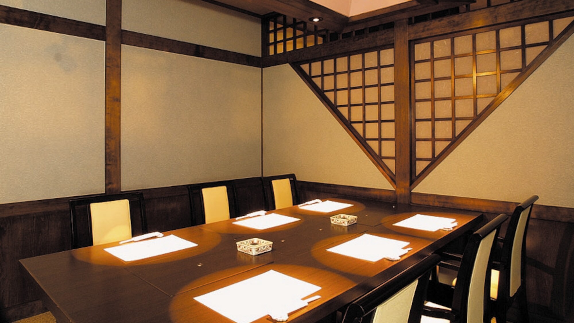 3樓桌椅用餐場所“Ajisai to Taste”