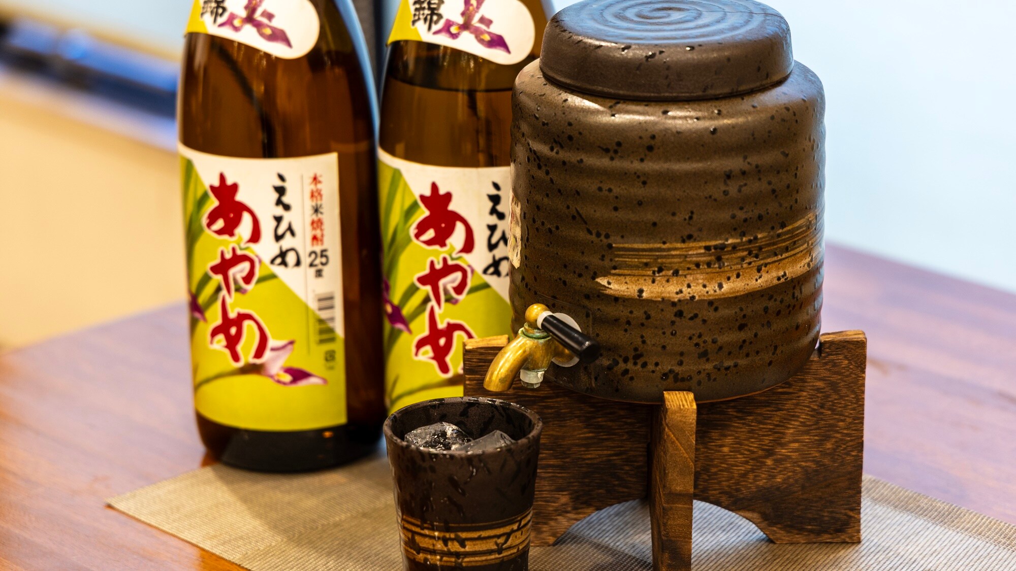[Dịch vụ rượu shochu] Rất được ưa chuộng! Chúng tôi phục vụ rượu shochu chính hiệu từ Nhà máy bia Umekin địa phương miễn phí. Mời bạn thưởng thức đồ uống sau giờ làm việc.