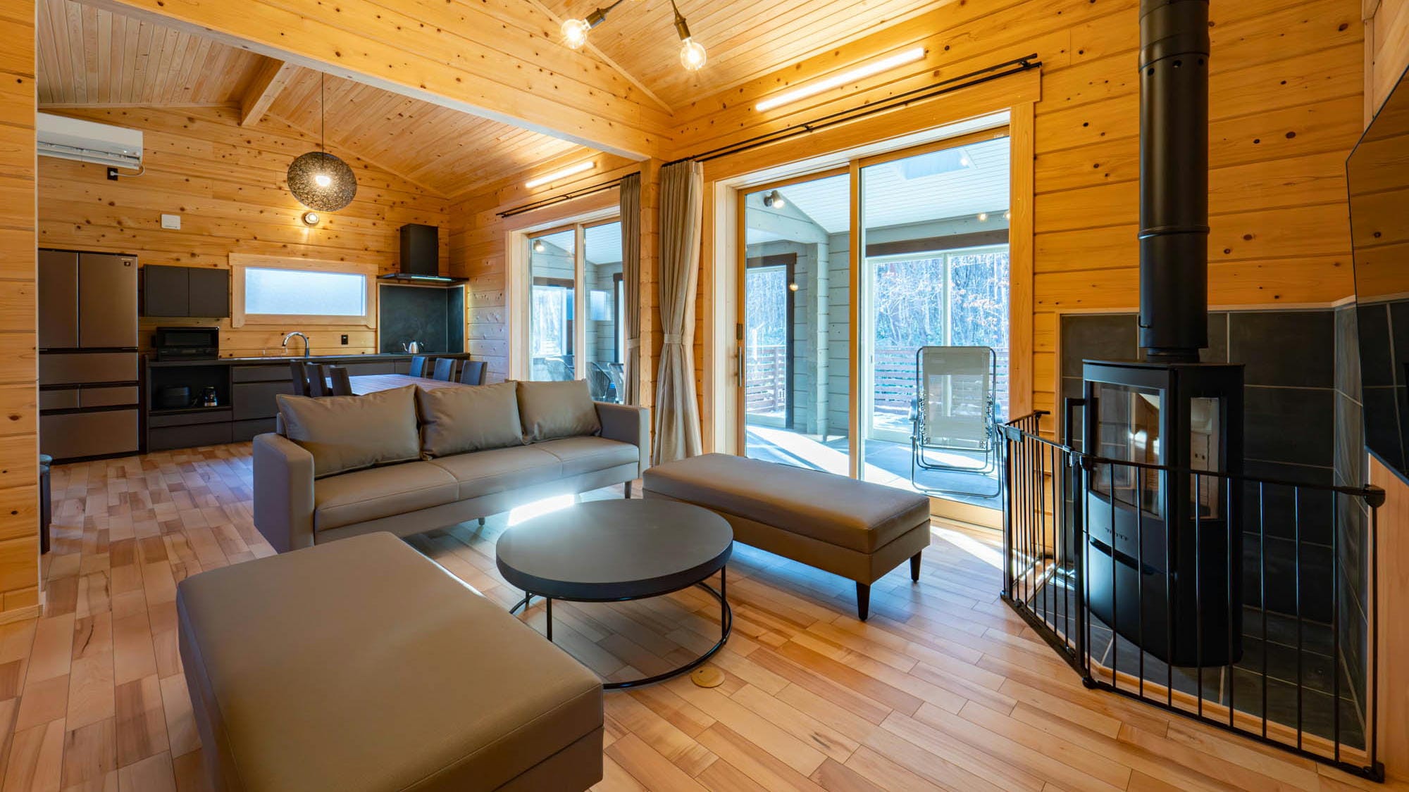 [Japanese-style room & wood stove sauna] Almoharmonia