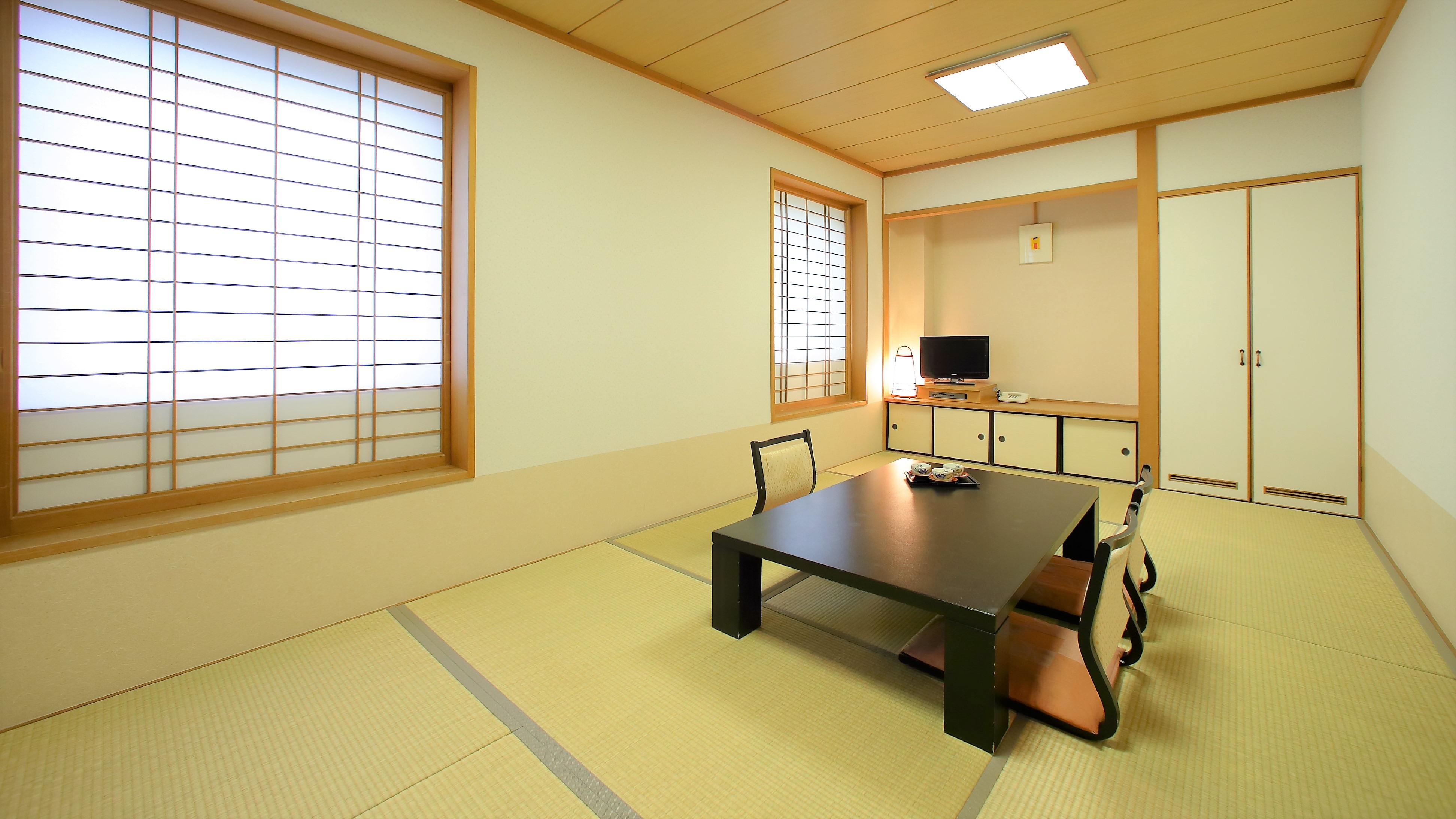 [Japanese-style room] Crane room (7.5 tatami mats)