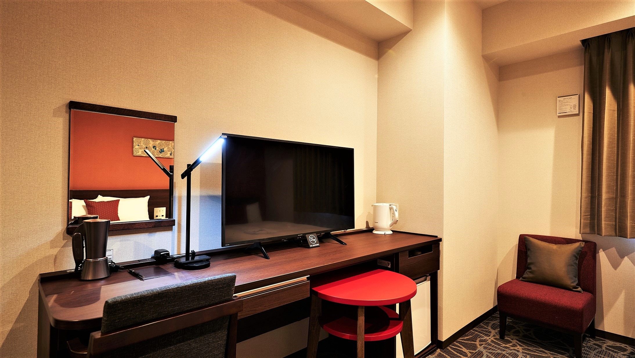 For reading, desk work, and remote meetings!
