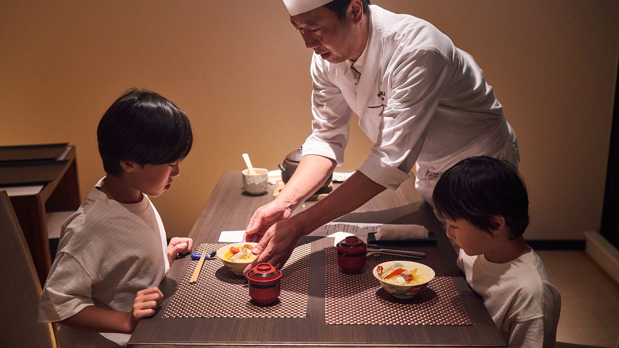 ・[Makan Malam] Nikmati masakan Jepang kreatif yang dibuat dengan memanfaatkan kekayaan laut dan darat.