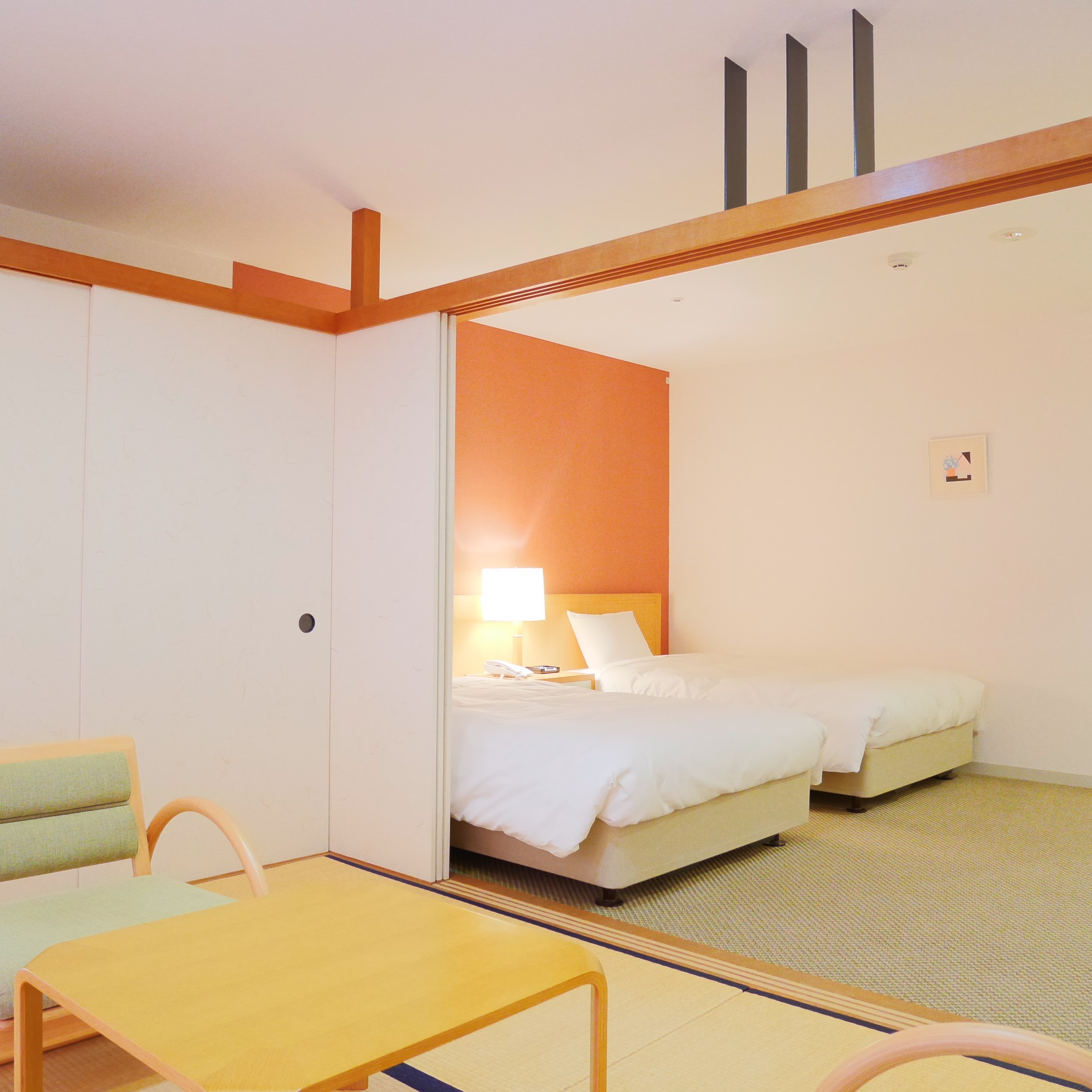 ◆ อาคารใหม่ ห้องญี่ปุ่นและตะวันตก พักได้ 4 ท่าน & lt; พร้อมอ่างอาบน้ำและห้องส้วม & gt;