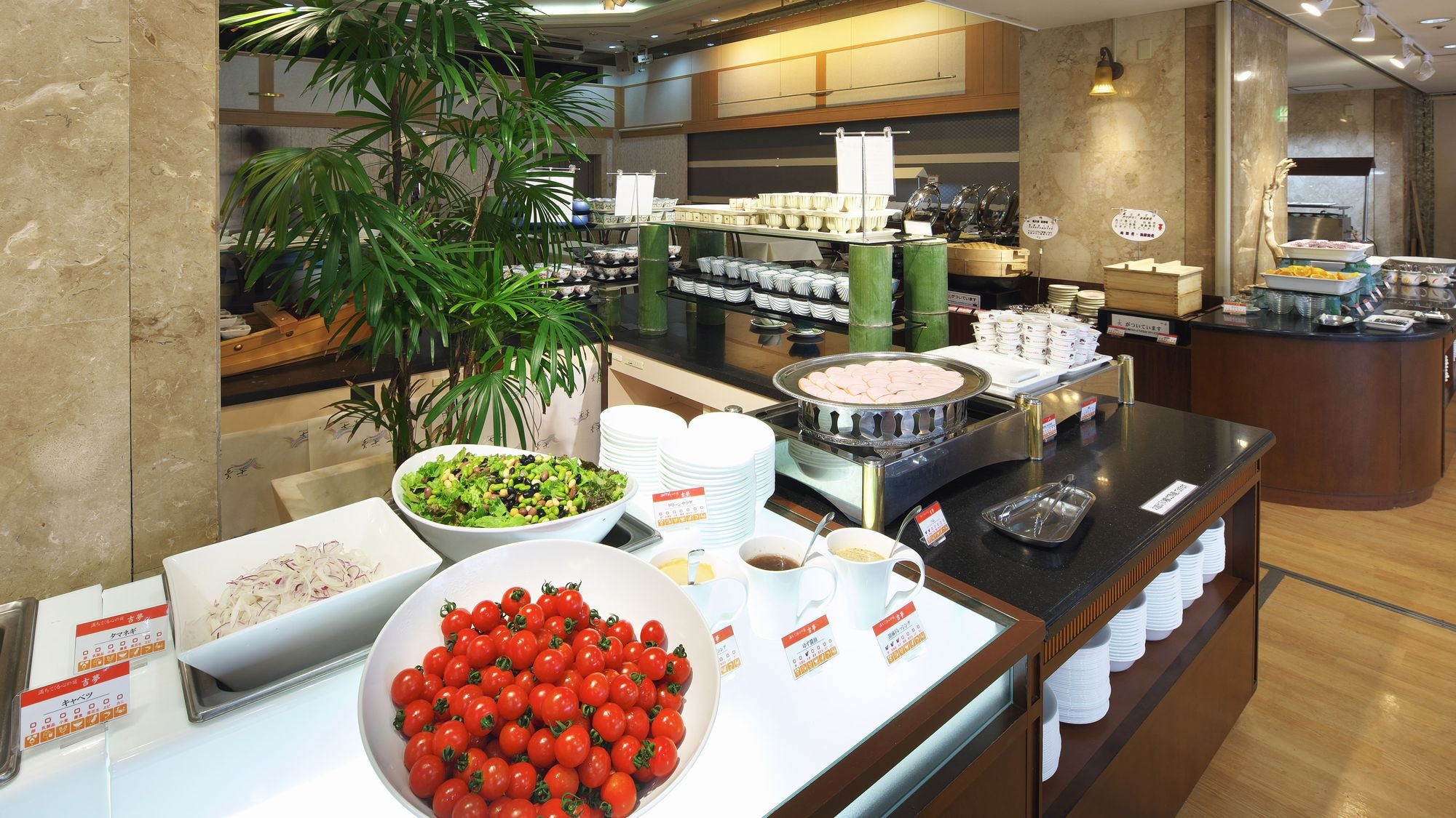[Breakfast buffet] Salad is also fulfilling! Start a wonderful day with a healthy breakfast