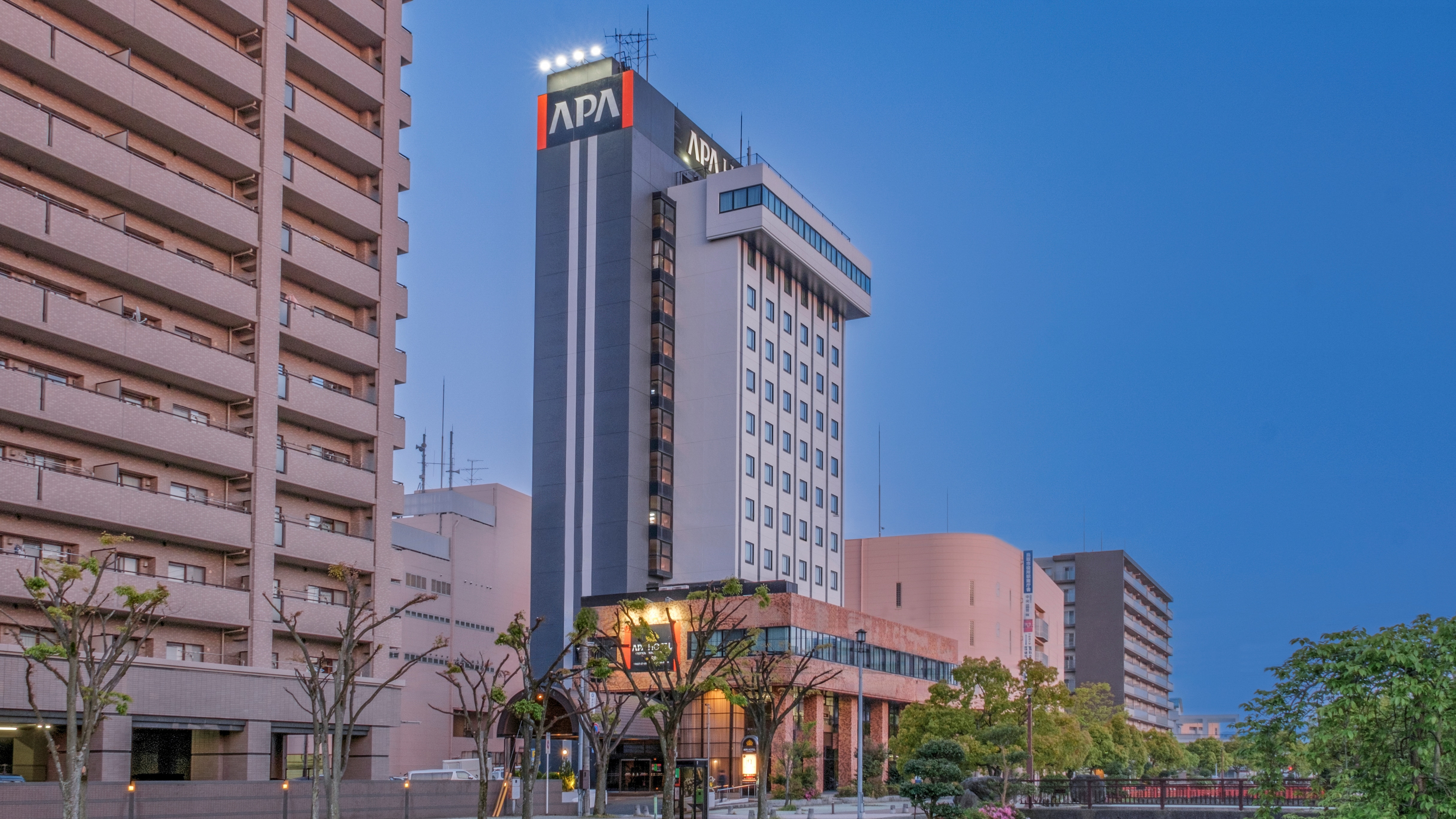 外観（夜）