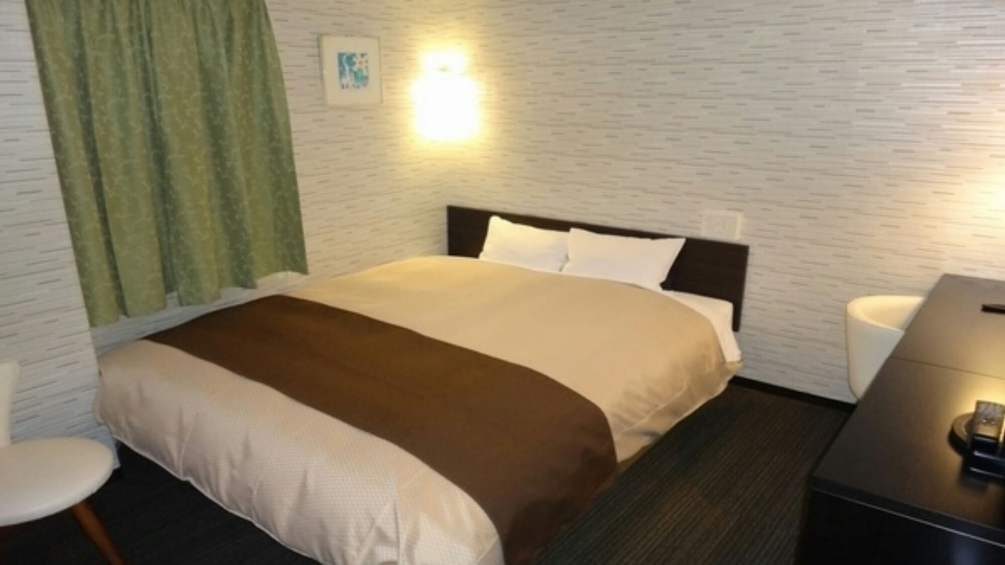 Single room (bed width 170 cm)