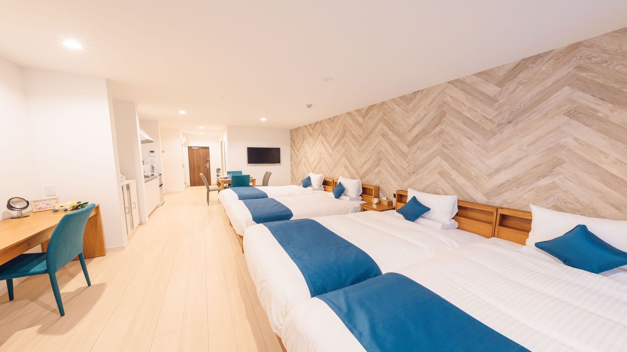 ห้องแฟมิลี่ 4 เตียง (42 ตรม.)