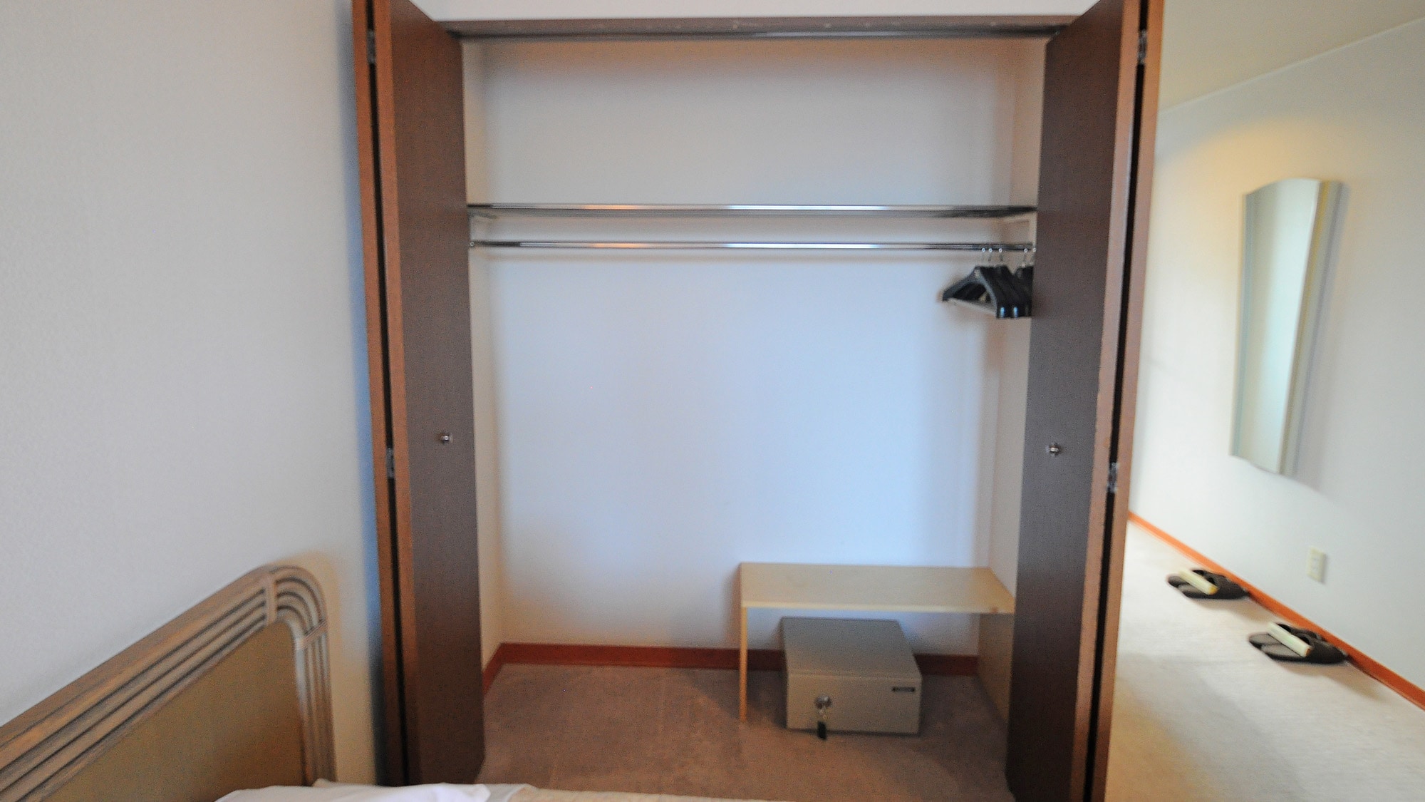 [Guest rooms] Spacious closets make this a comfortable place for families