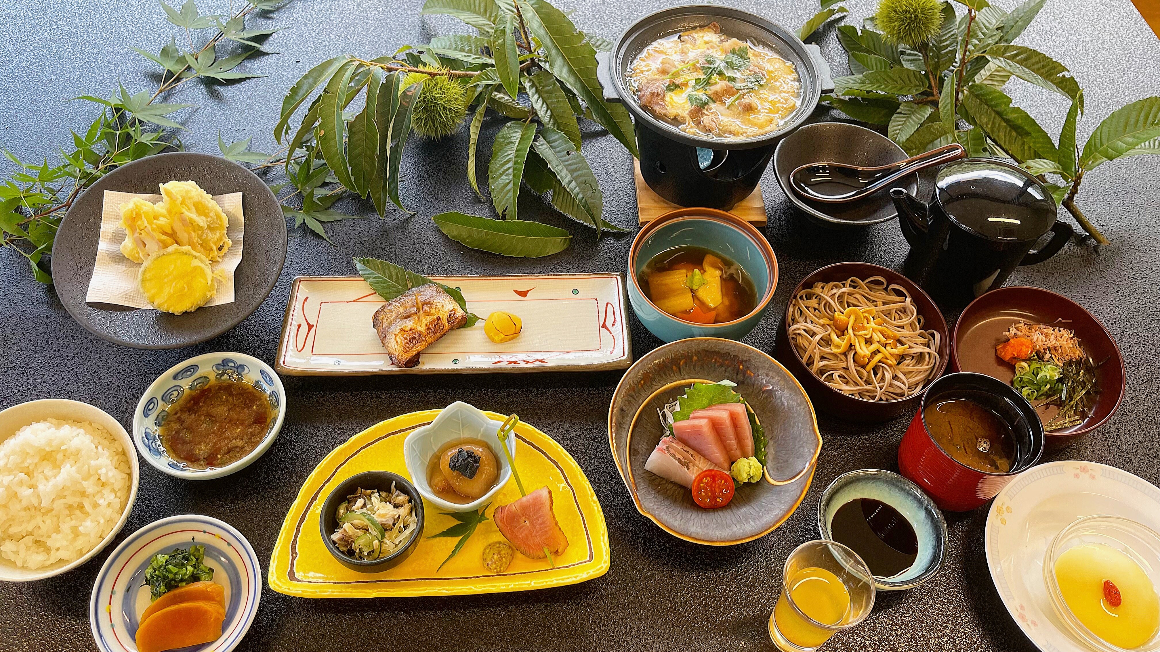 Standard Kaiseki (May differ from photo depending on season and availability)