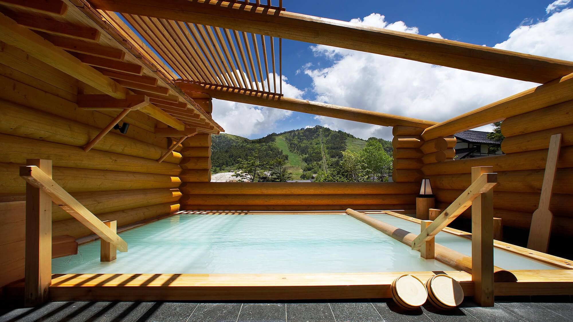 Open-air bath during the day