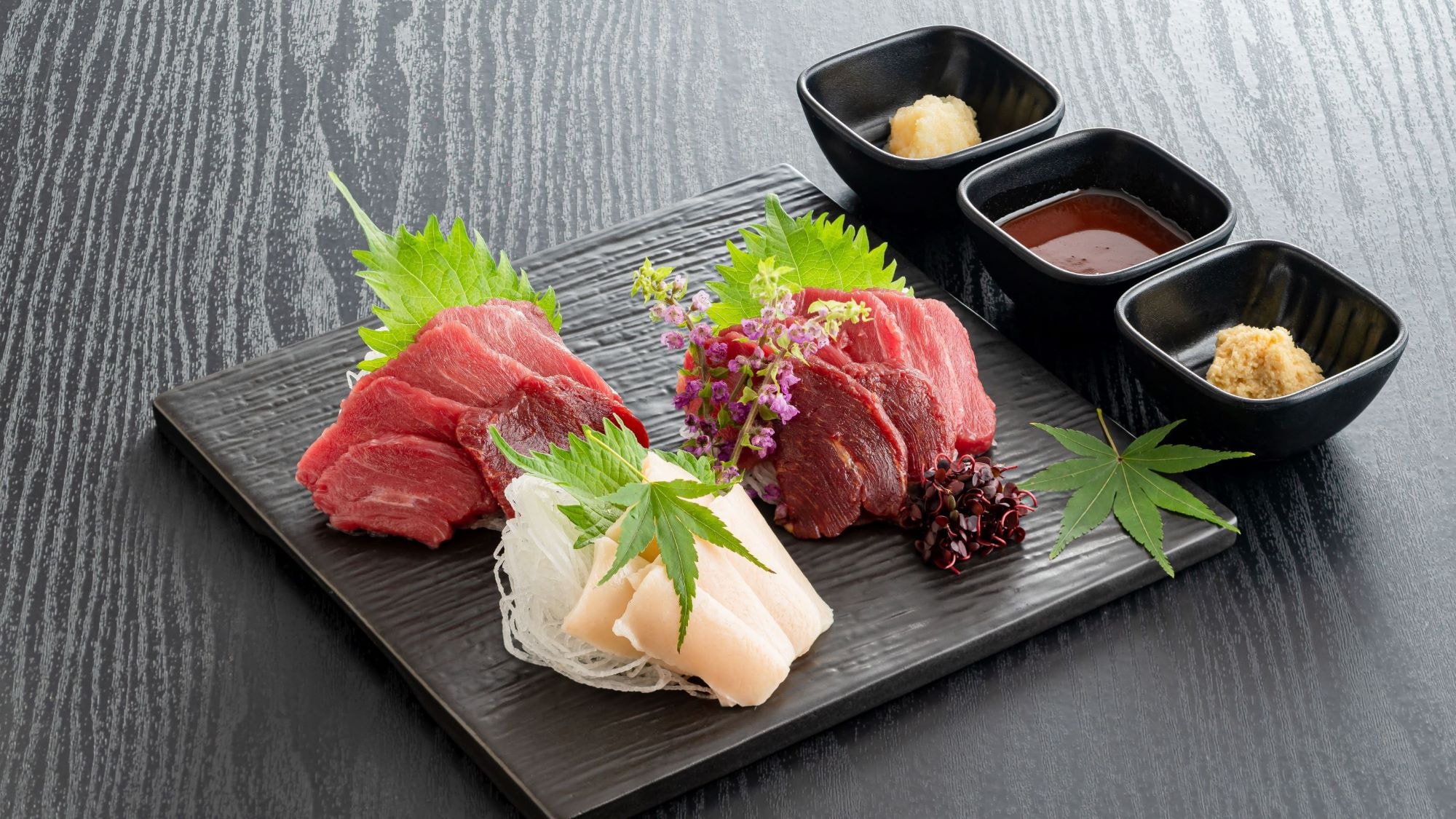 Bespoke horse sashimi * 3 / 1-5 / 31