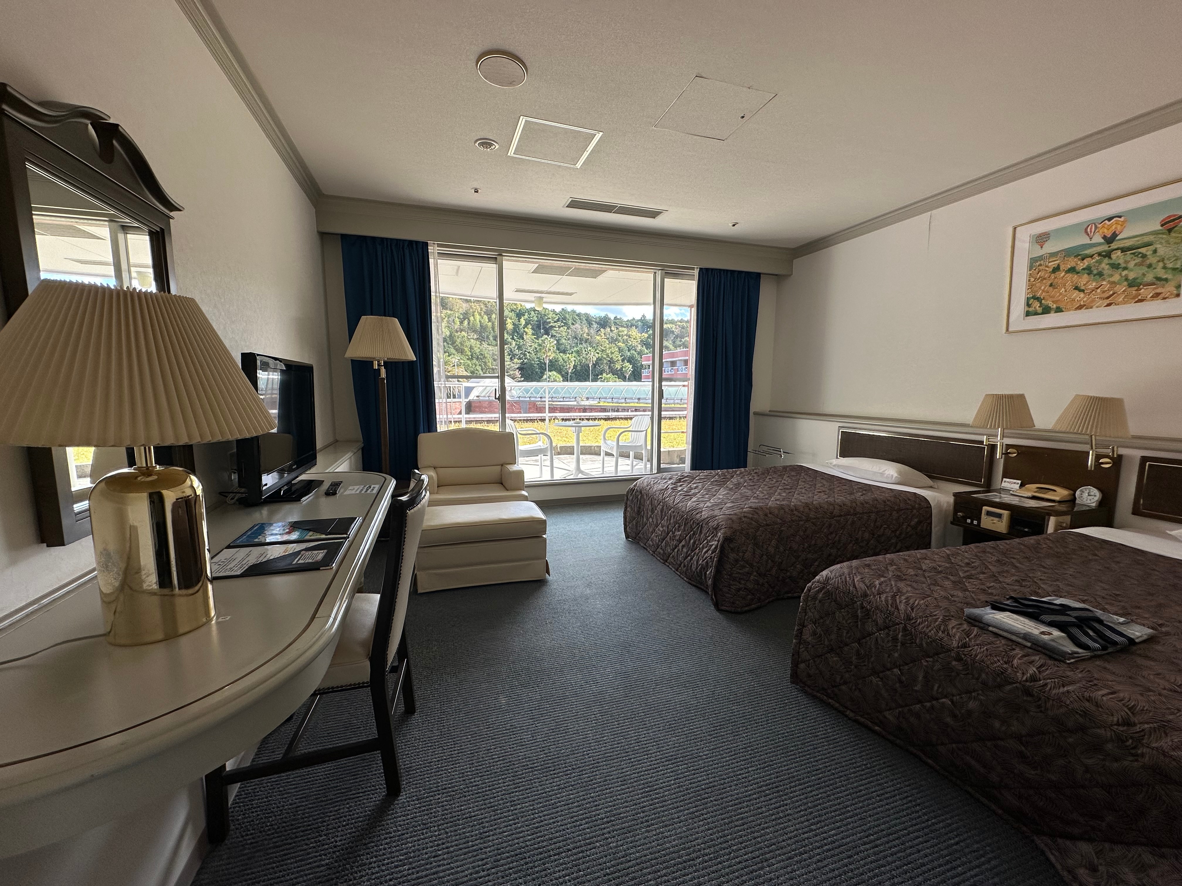 Western-style twin room
