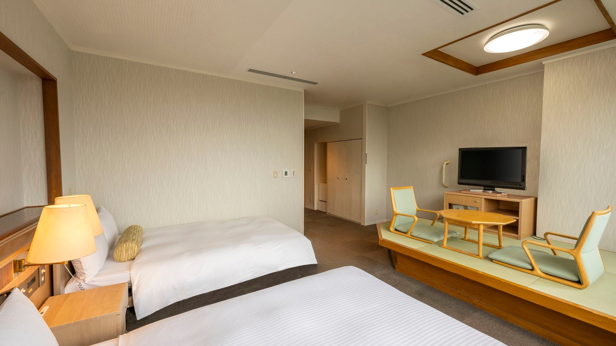 Barrier-free room (with bath)