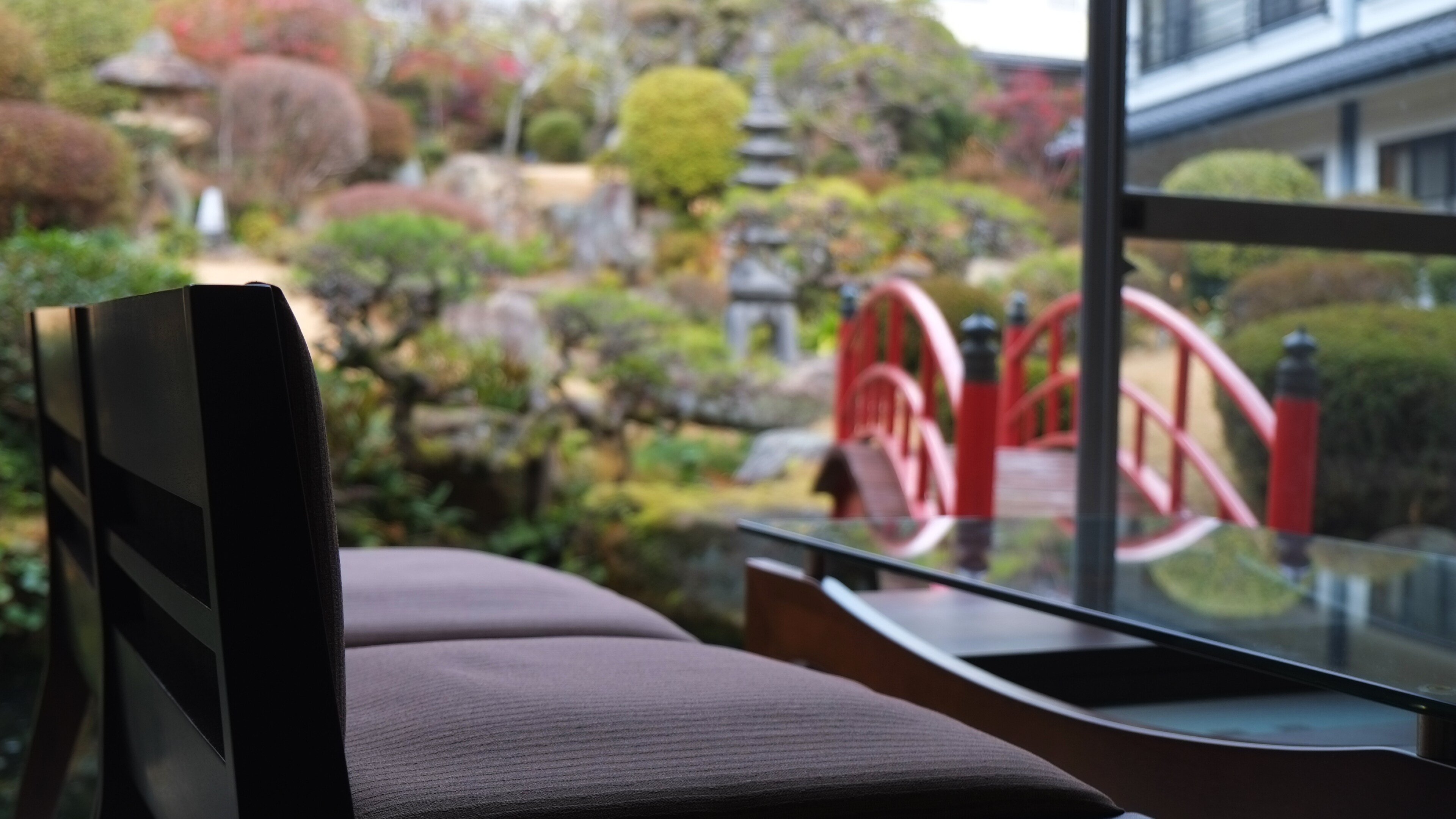 Looking out at the courtyard from the lobby, Mount Kyogoya towers behind you.