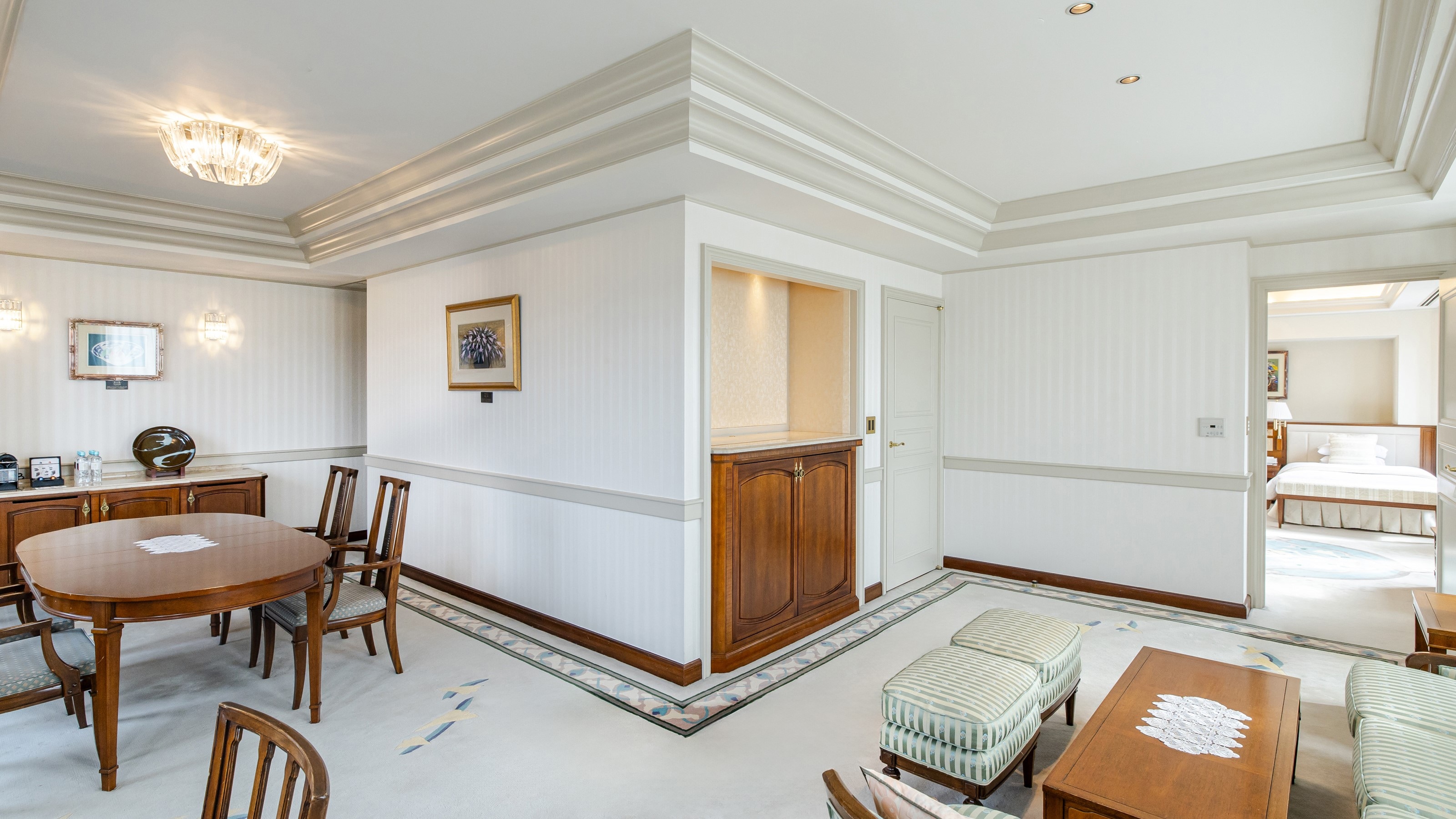 Royal Suite Living Room