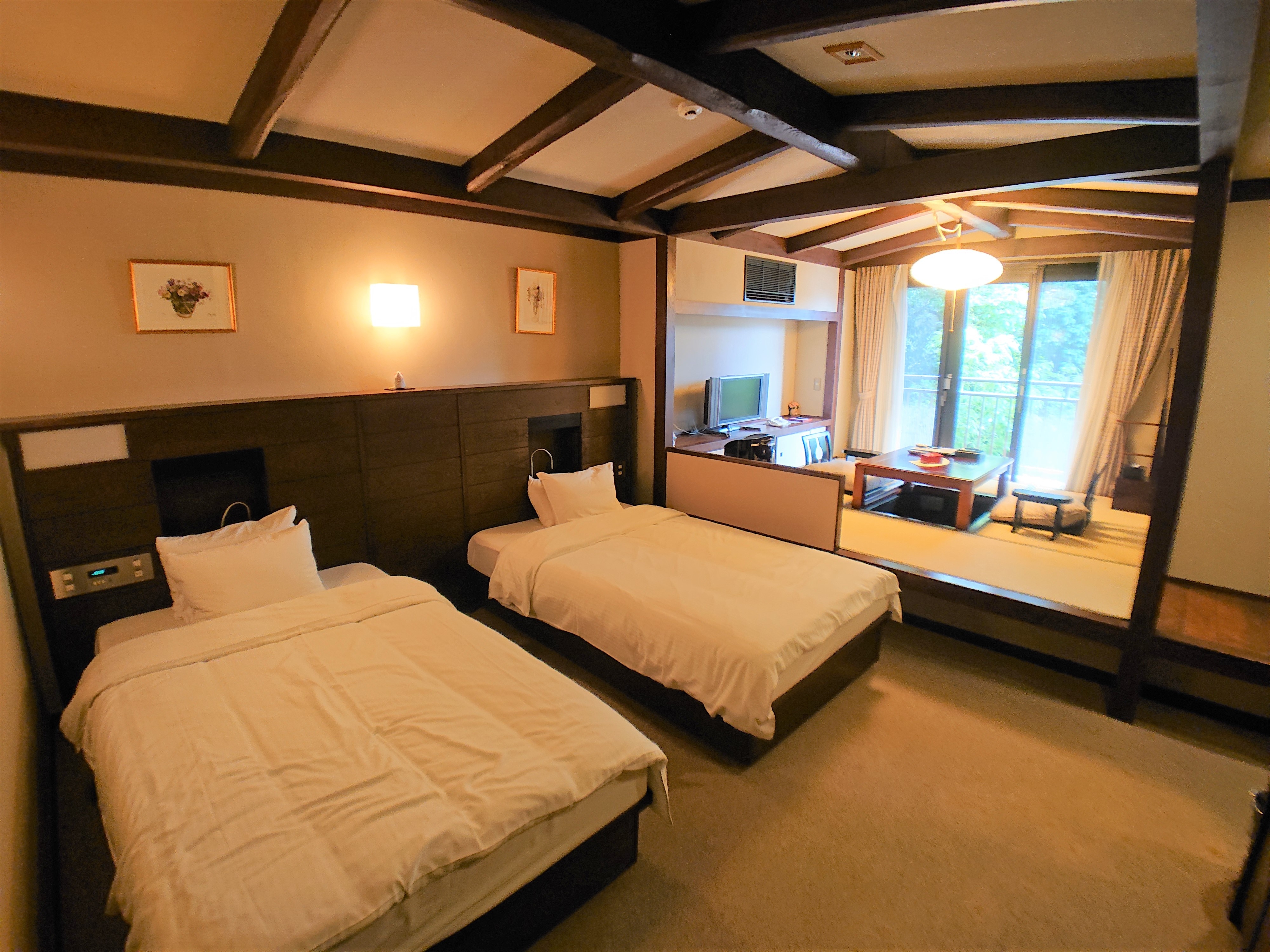 [With open-air bath] Japanese-Western style room twin + Japanese-style room digging kotatsu 4.5 tatami mats