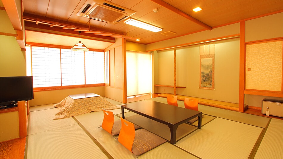 Japanese-style room 15 tatami mats (with moat)