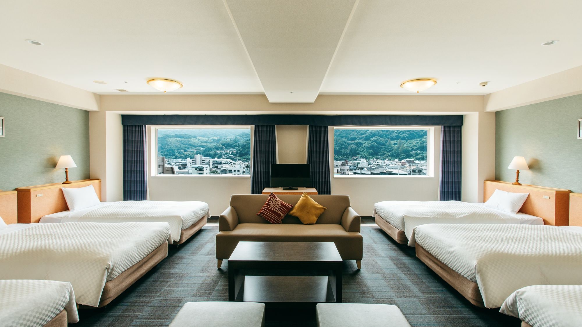 Deluxe Family 6 Beds