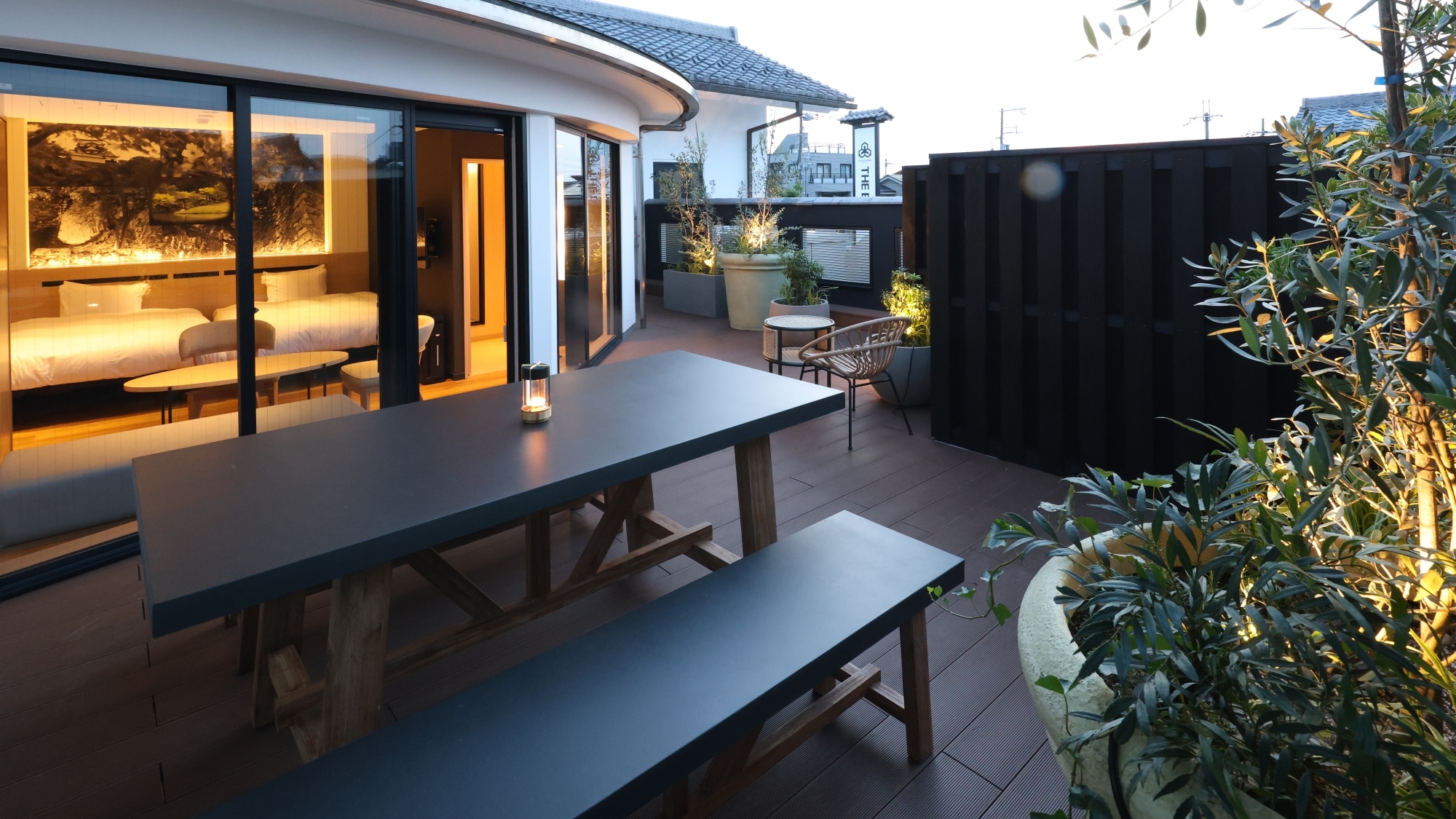 ห้องเตียงคู่พร้อมระเบียง