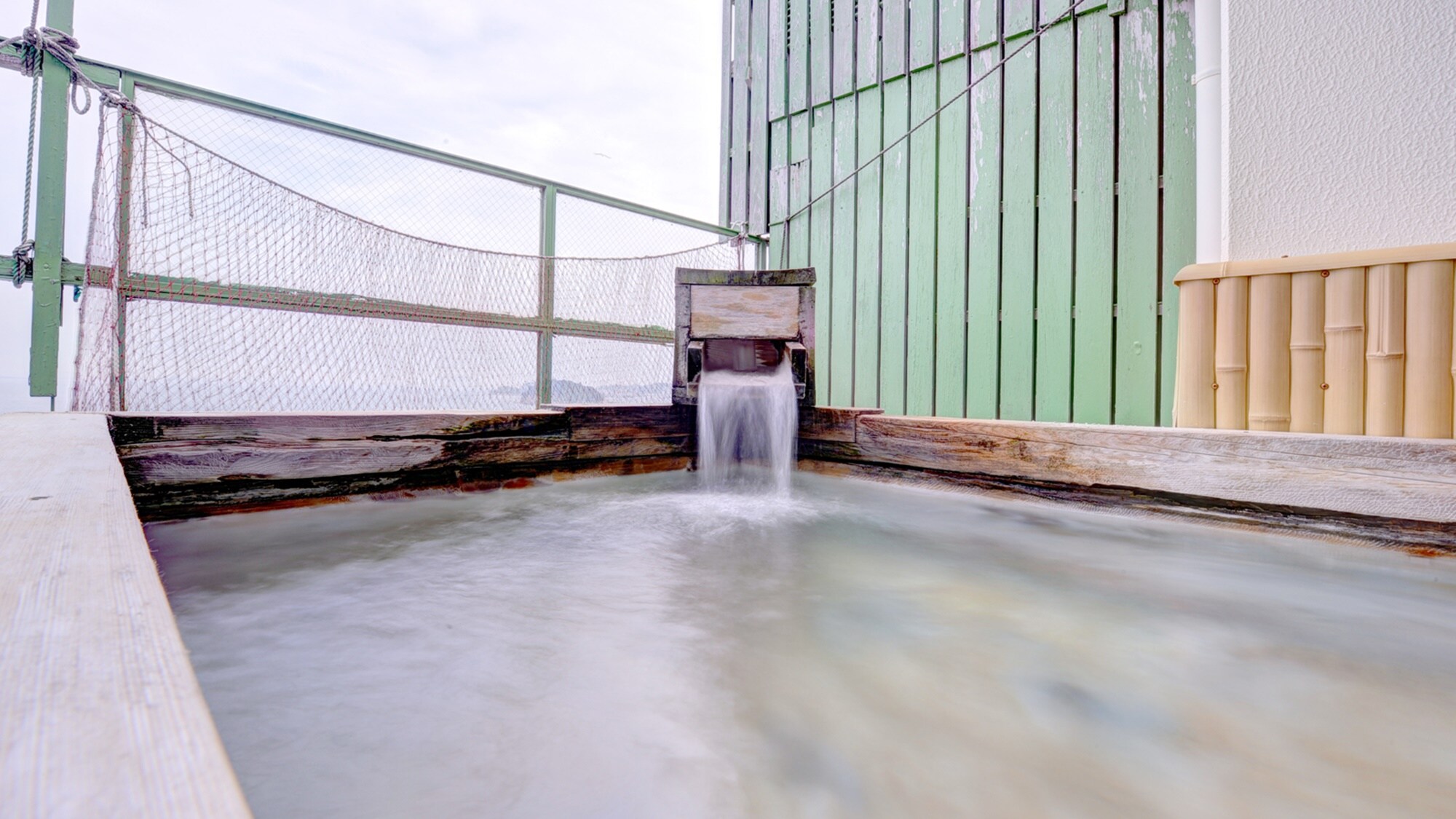 *Open-air bath